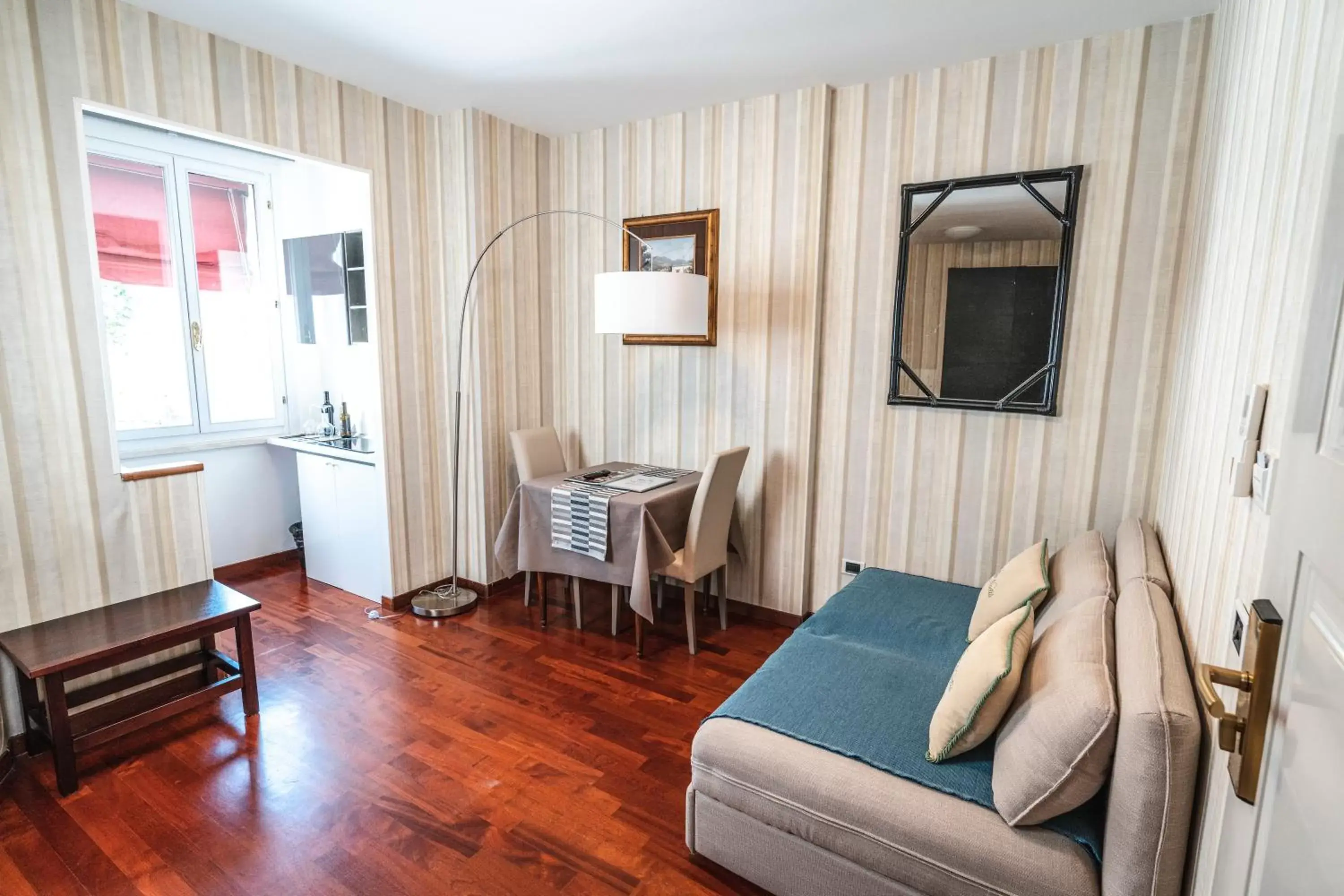 Bedroom, Seating Area in Villa Noctis