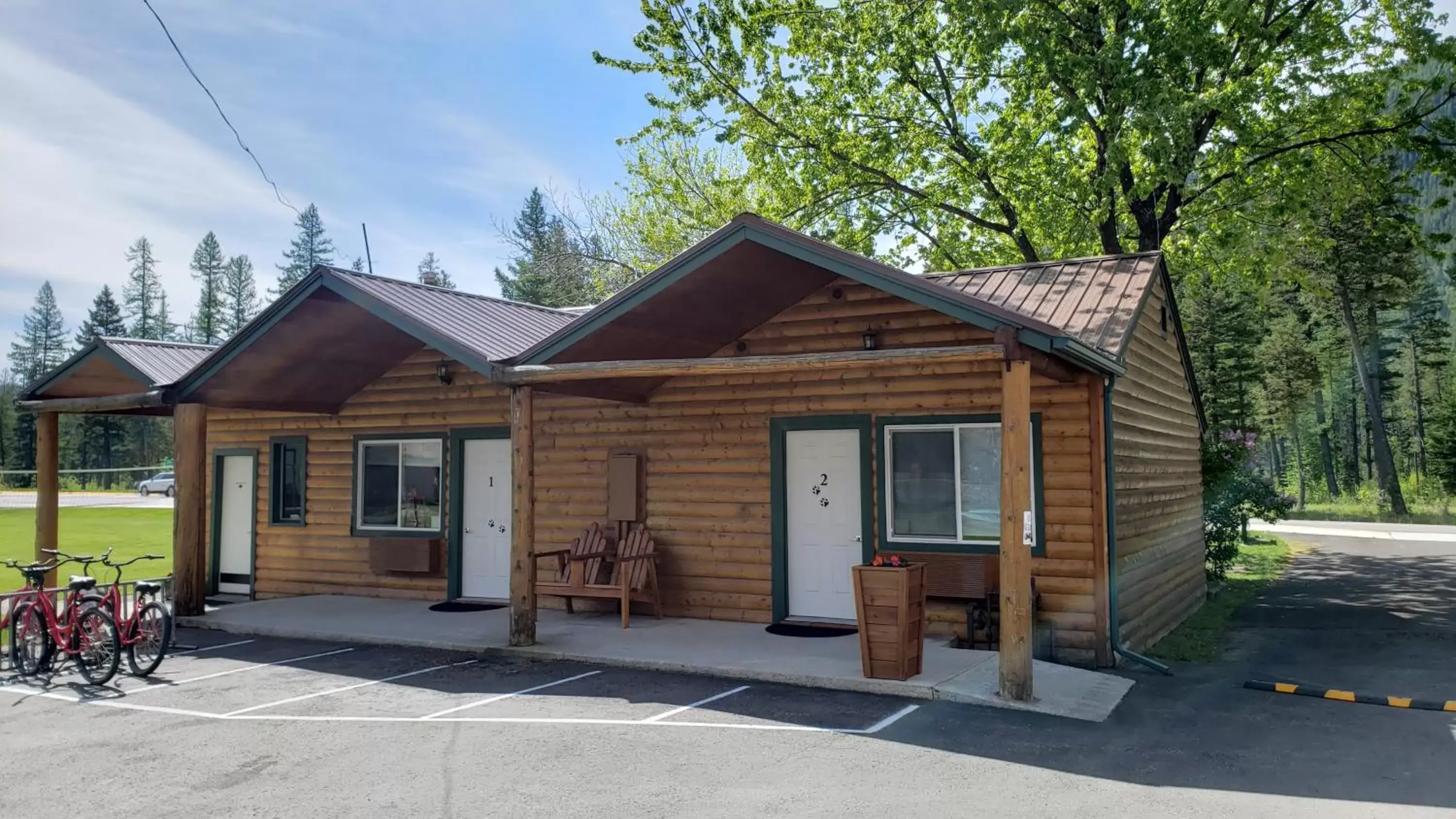 Property Building in Beargrass Lodging & RV Resort