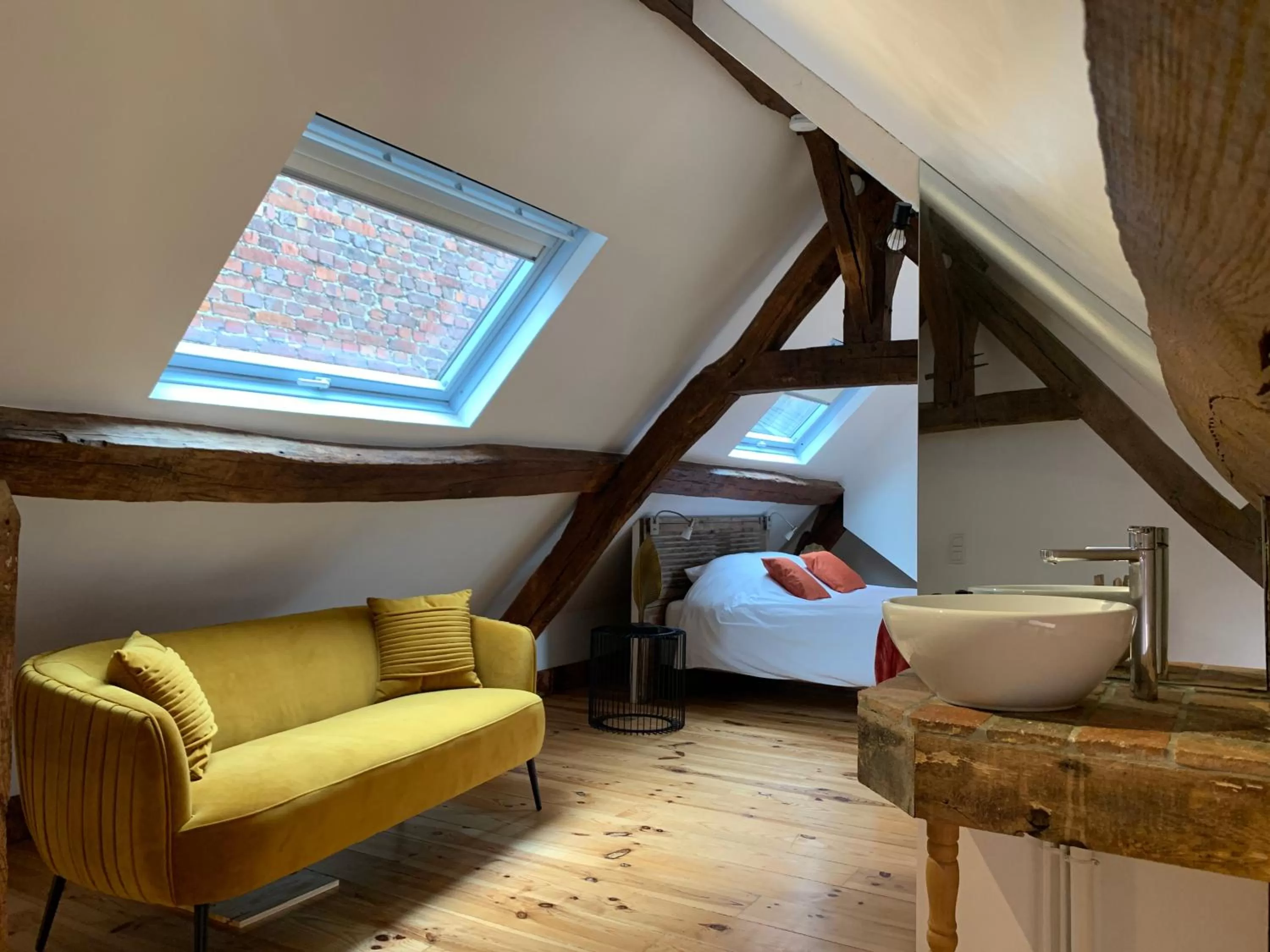 Living room, Bed in L'Ecole des Demoiselles