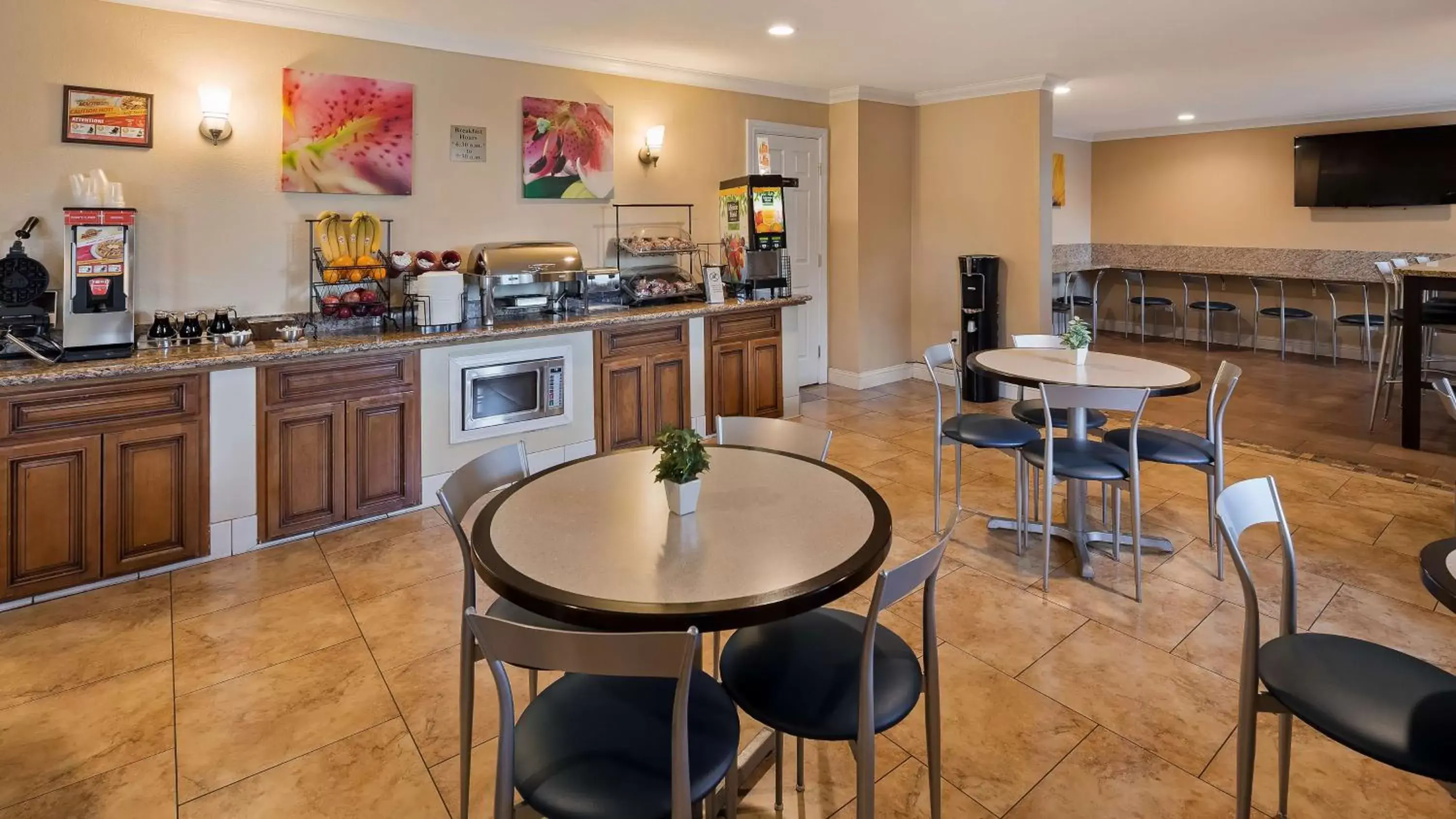 Restaurant/Places to Eat in Best Western Plus Pleasanton Inn