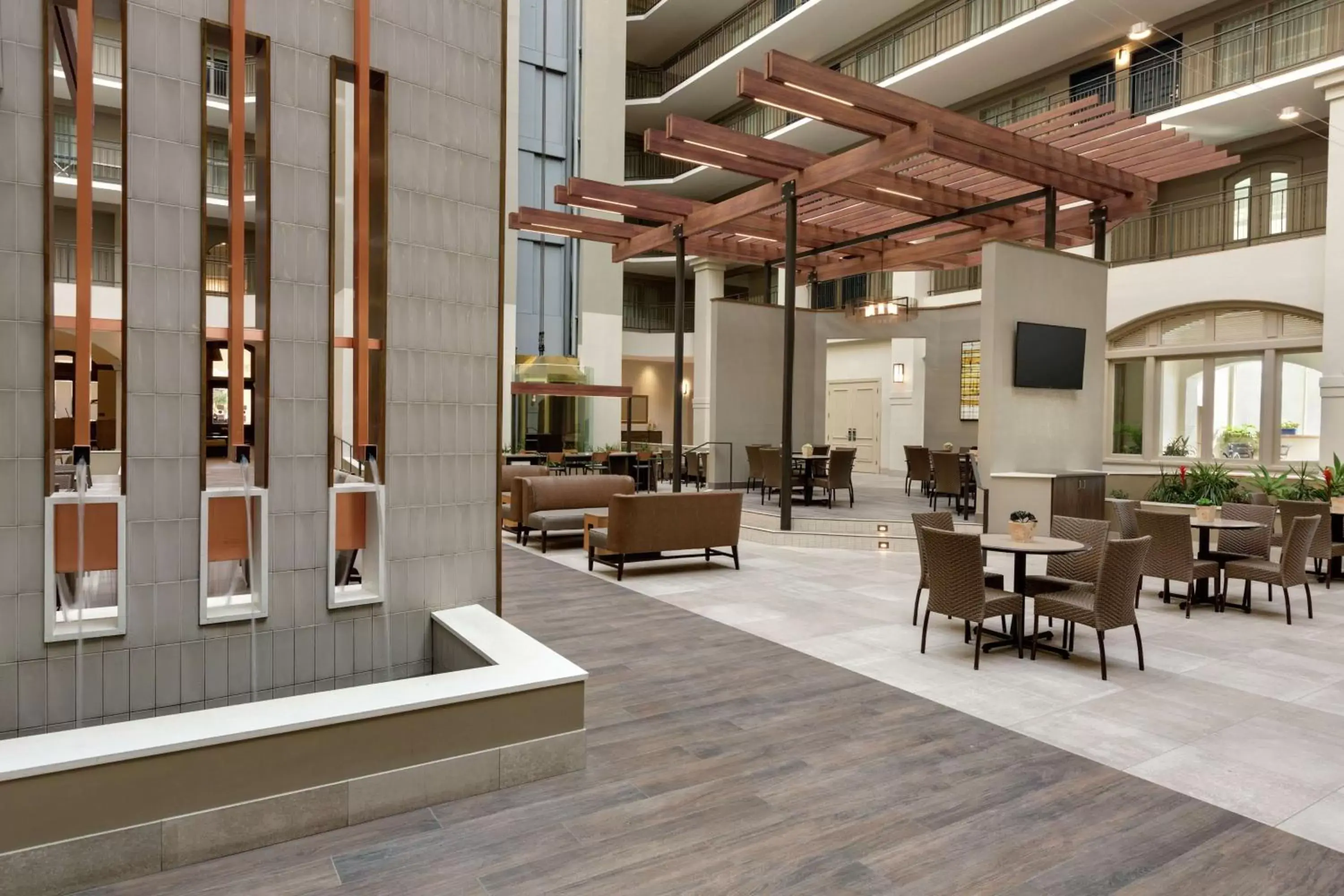 Lobby or reception, Restaurant/Places to Eat in Embassy Suites by Hilton Milpitas Silicon Valley