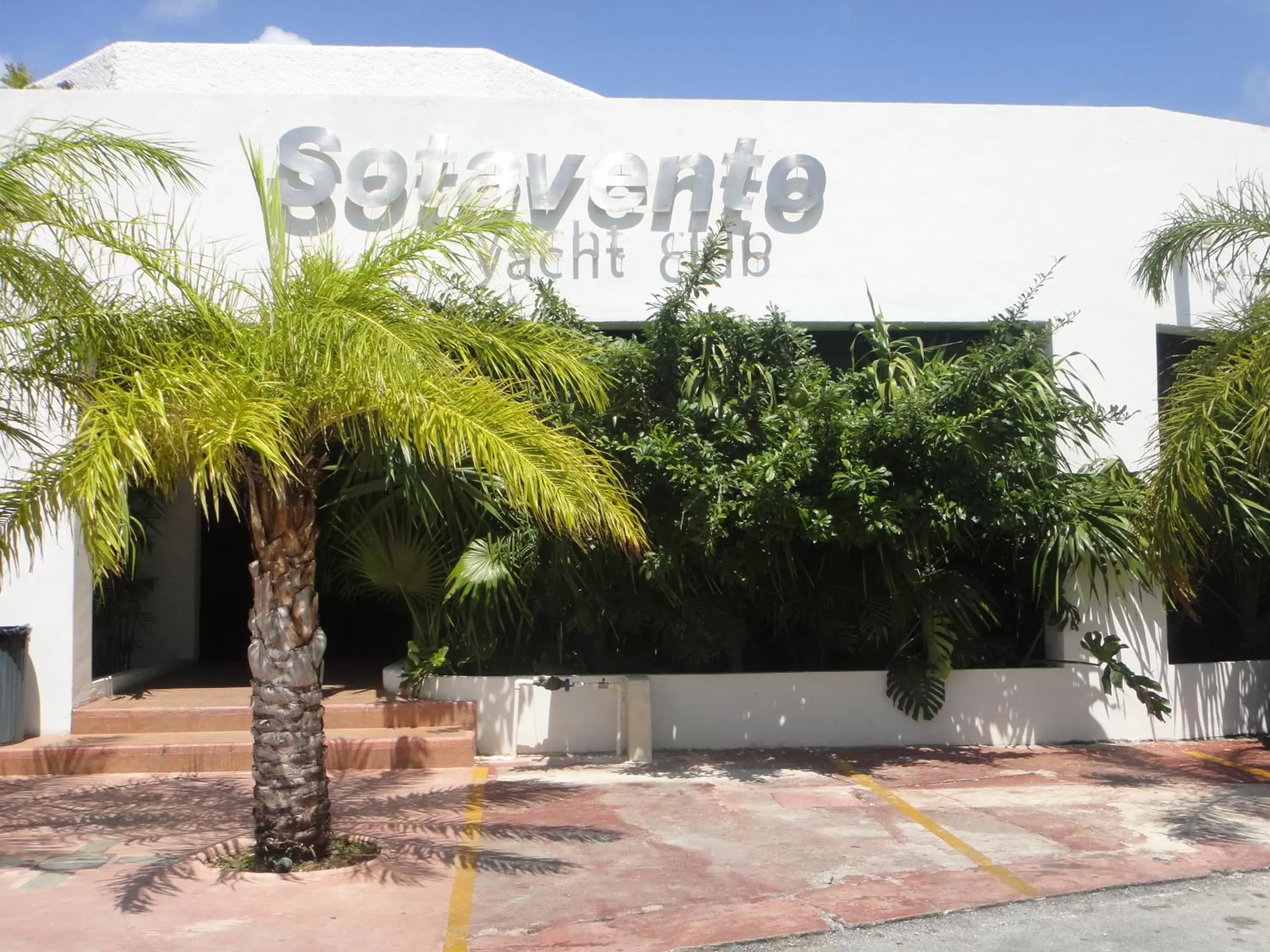 Facade/entrance, Property Building in Sotavento Hotel & Yacht Club