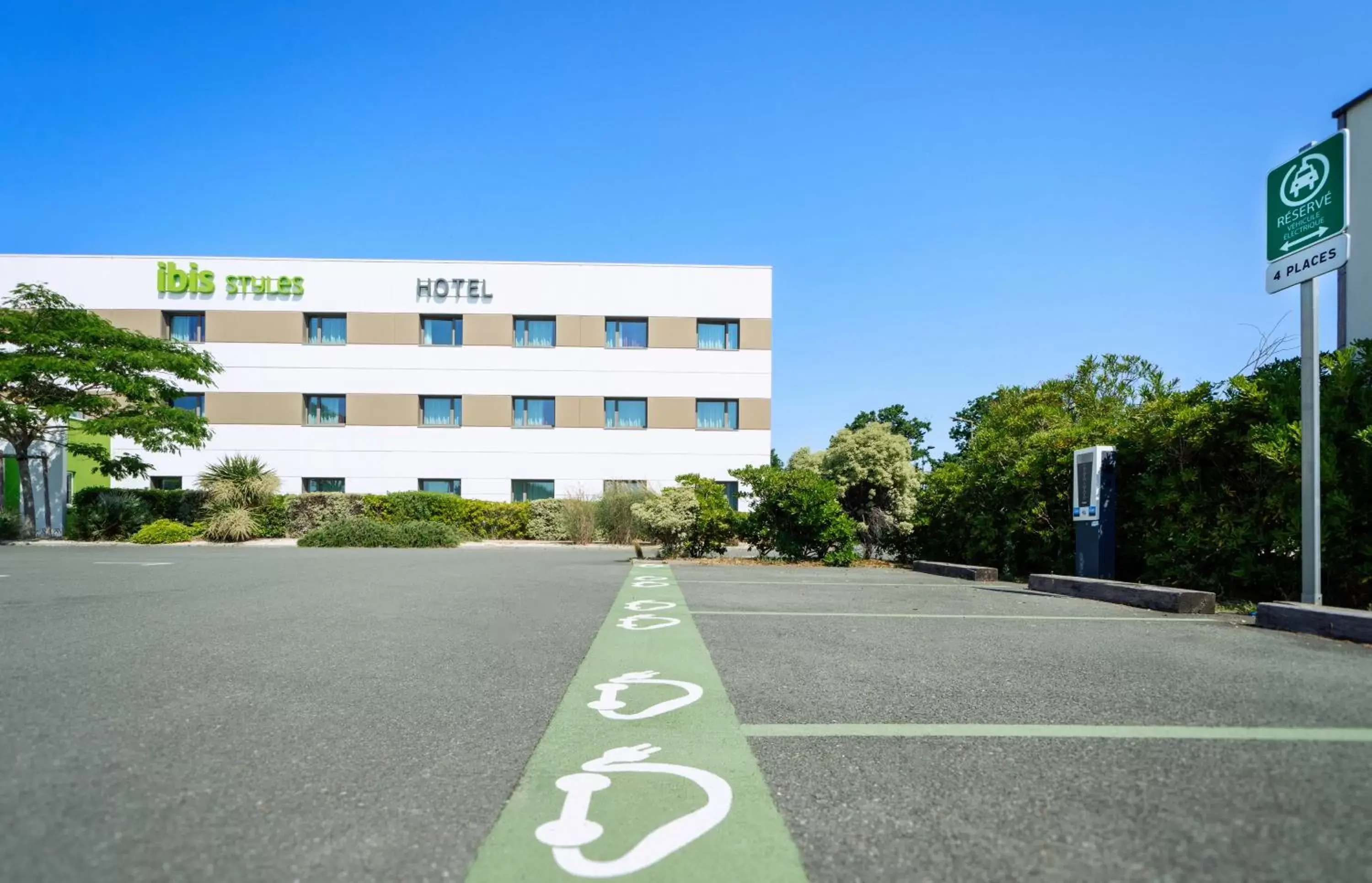 Parking, Property Building in ibis Styles Les Sables Olonne