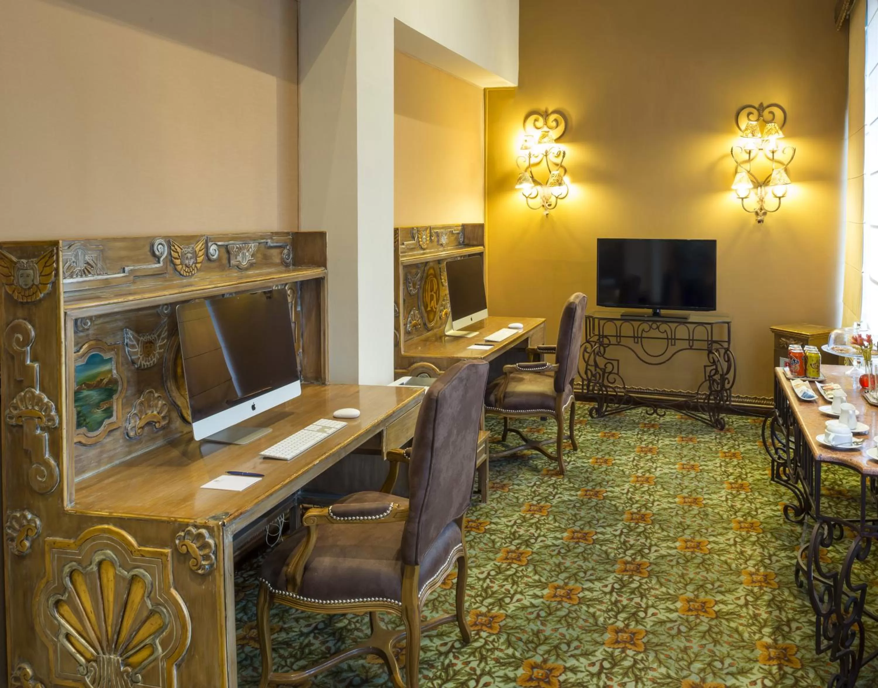 Business facilities in Quinta Real Saltillo