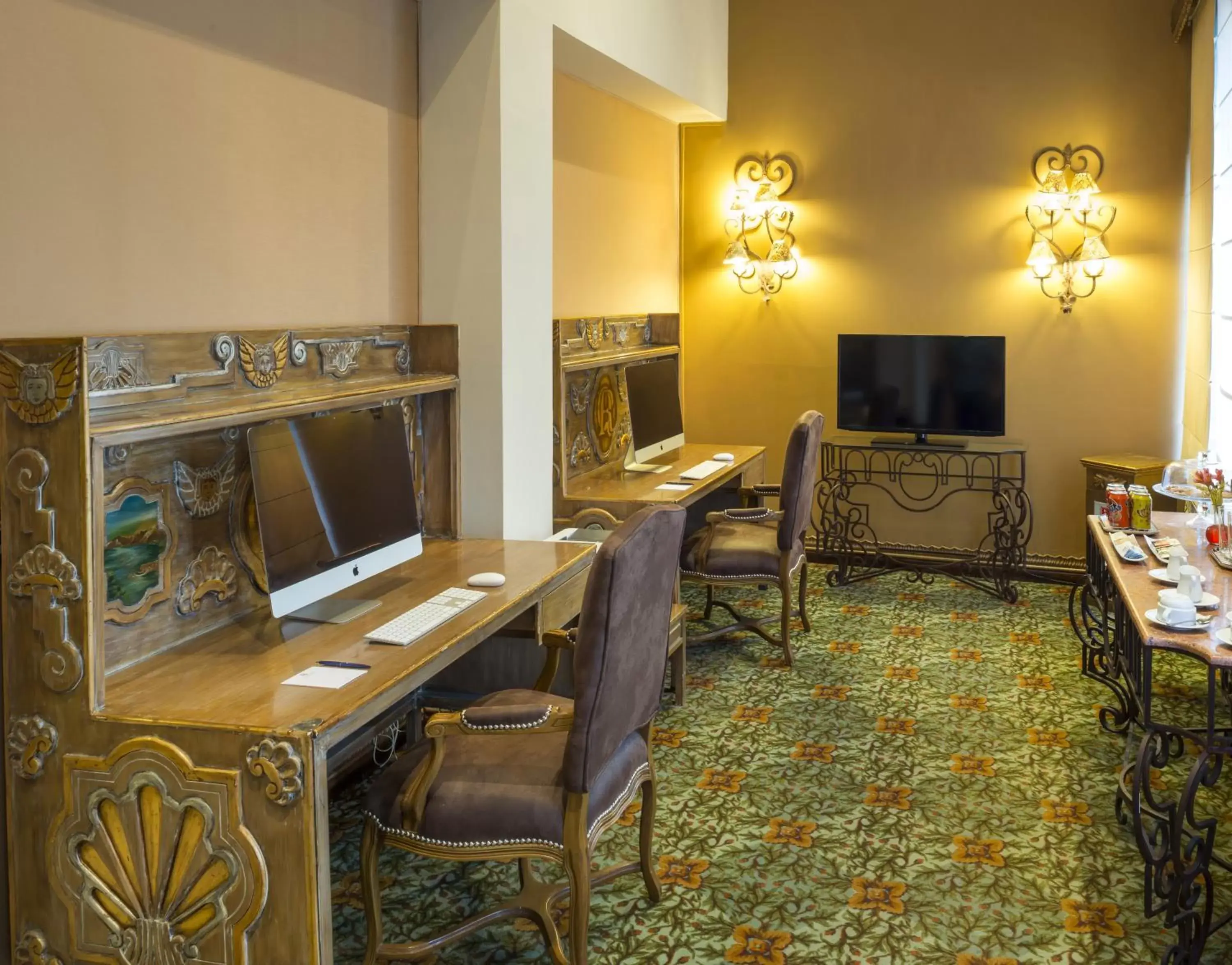 Business facilities, TV/Entertainment Center in Quinta Real Saltillo