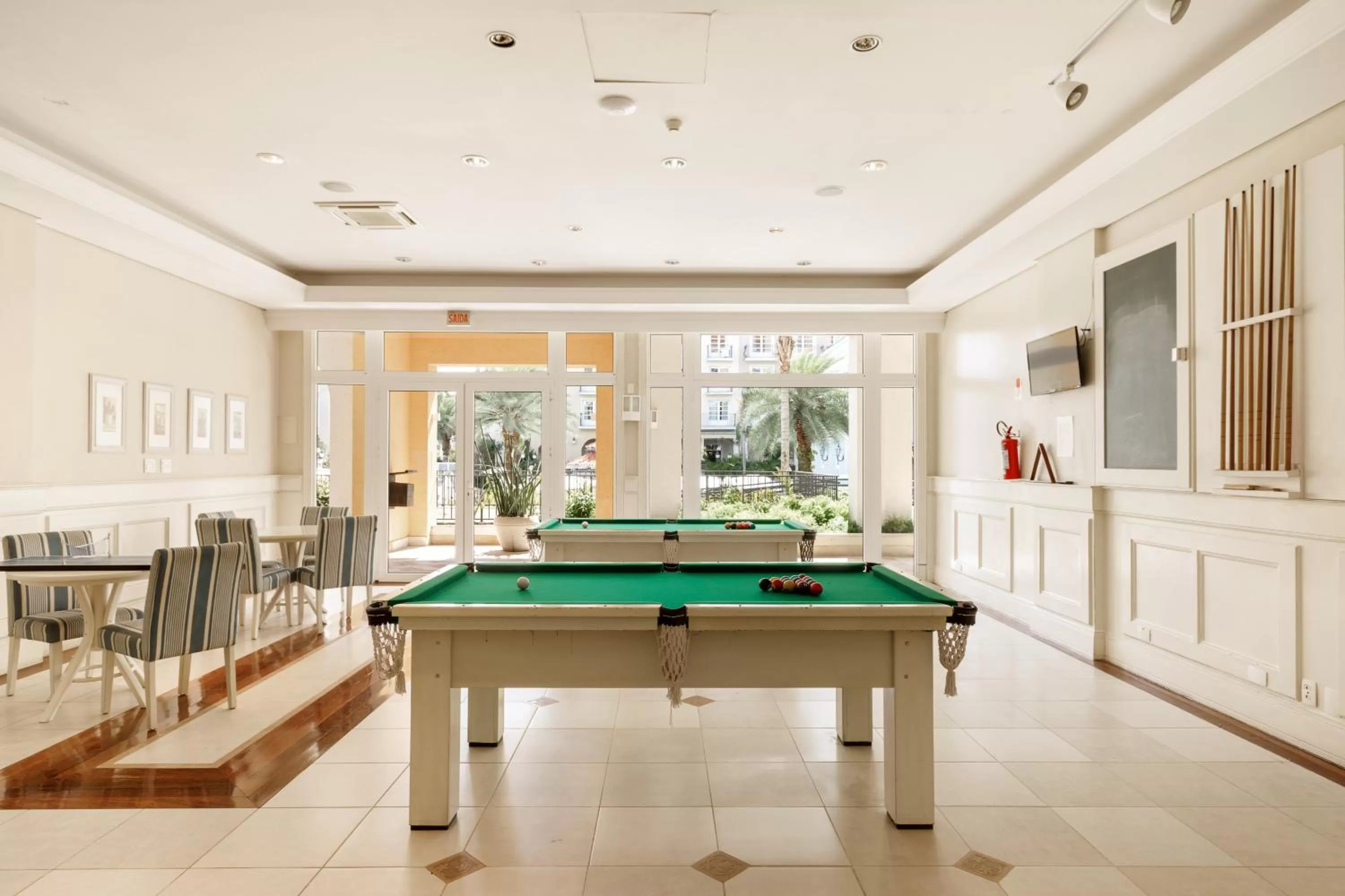 Game Room, Billiards in IL Campanário Villaggio Resort Suites - Jurerê Internacional