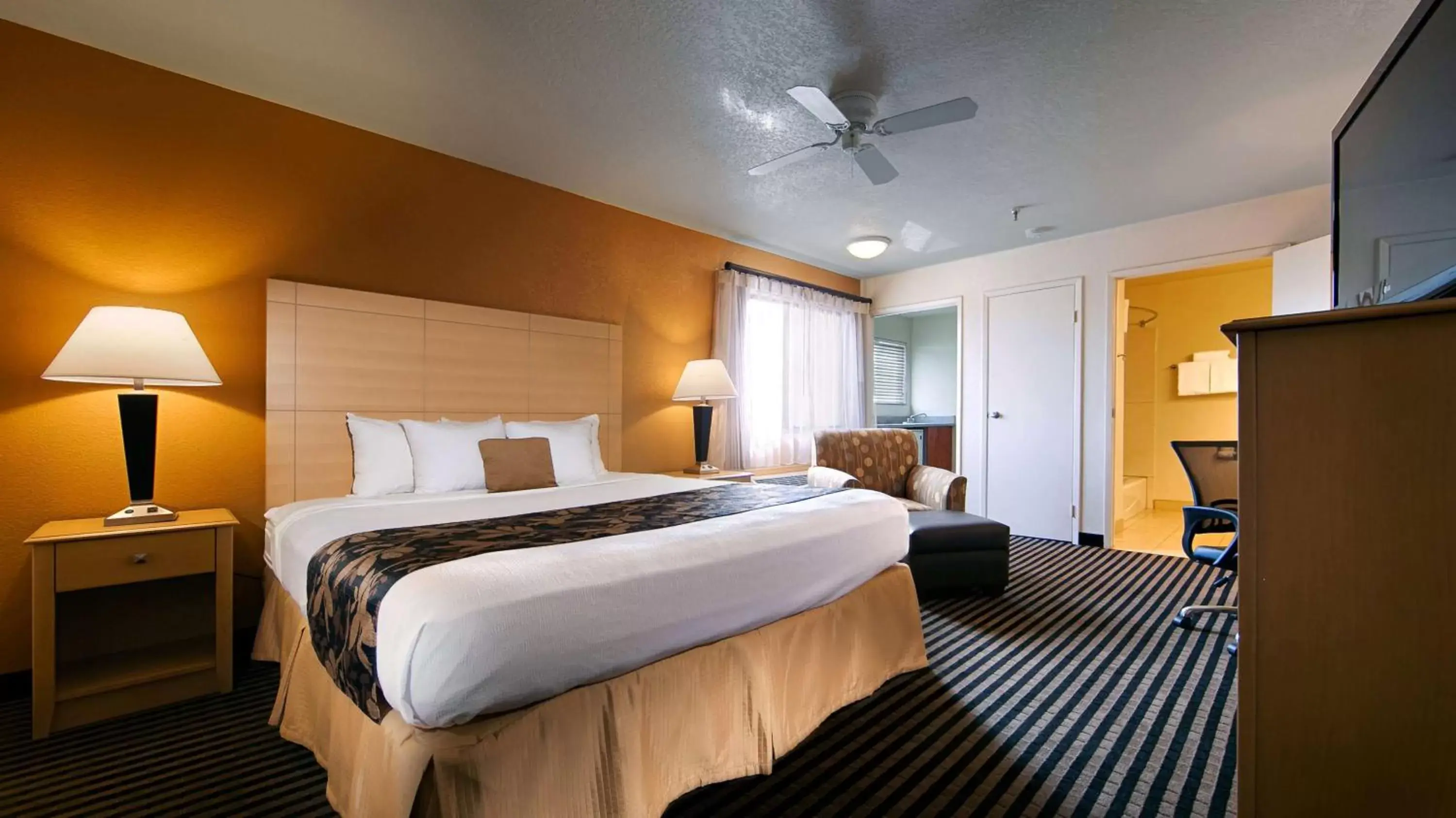 Bedroom, Bed in Best Western Plus Executive Inn & Suites