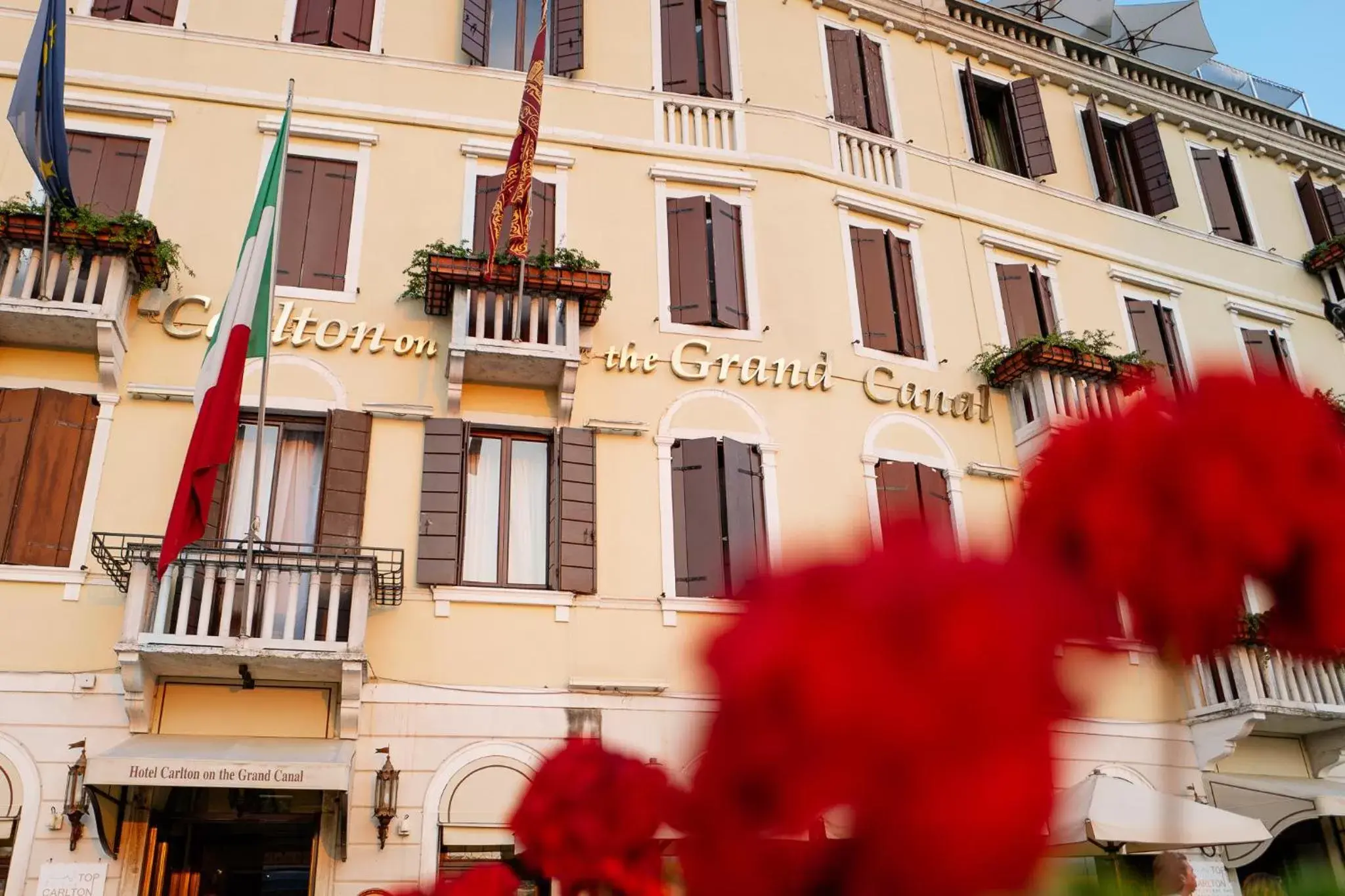 Property building in Hotel Carlton On The Grand Canal