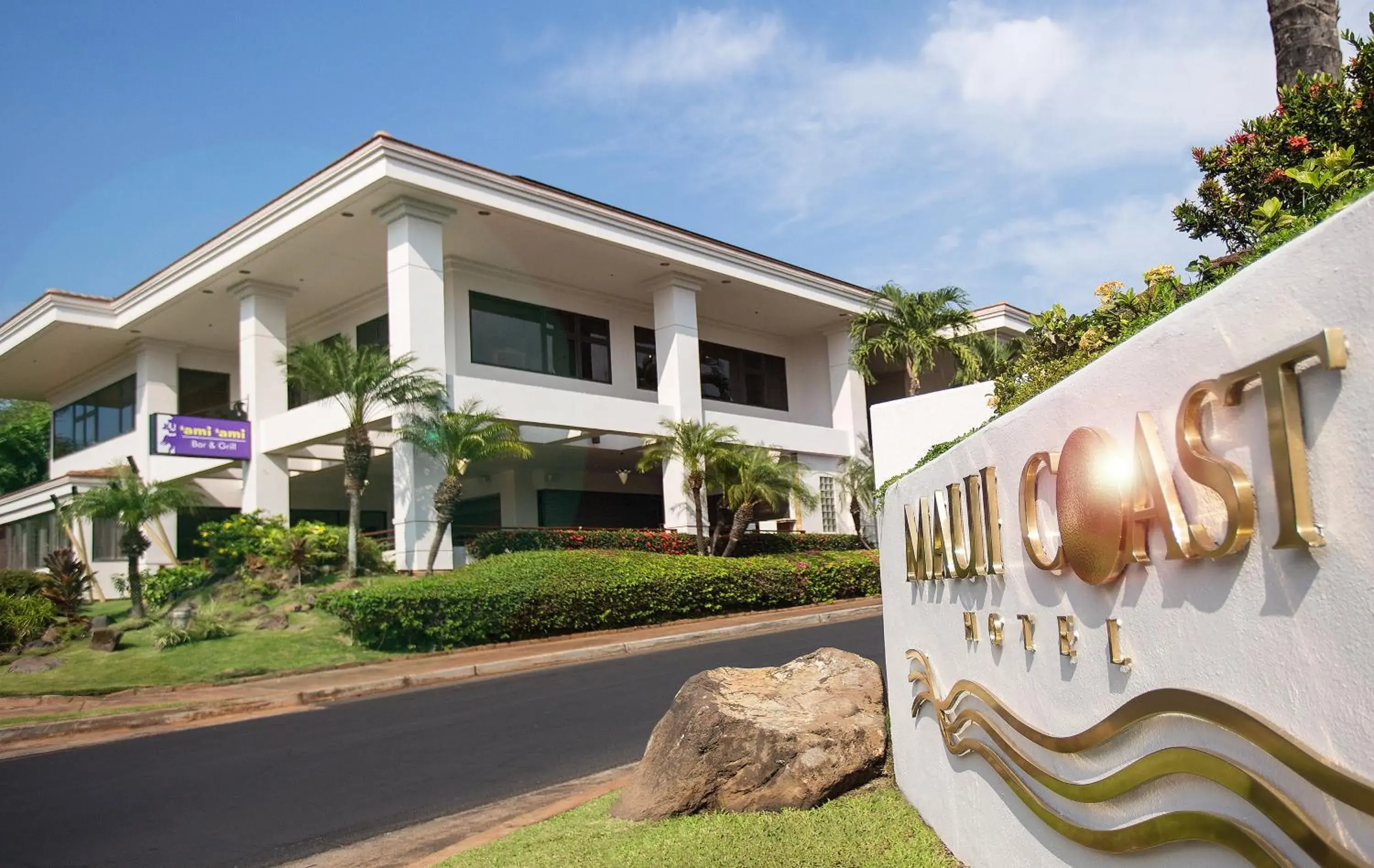 Facade/entrance, Property Building in Maui Coast Hotel