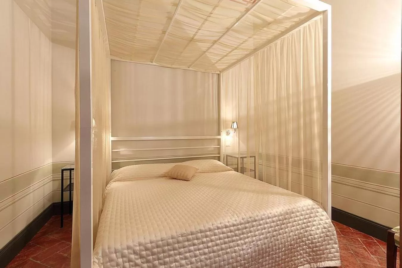 Bedroom in Uffizi Harmony