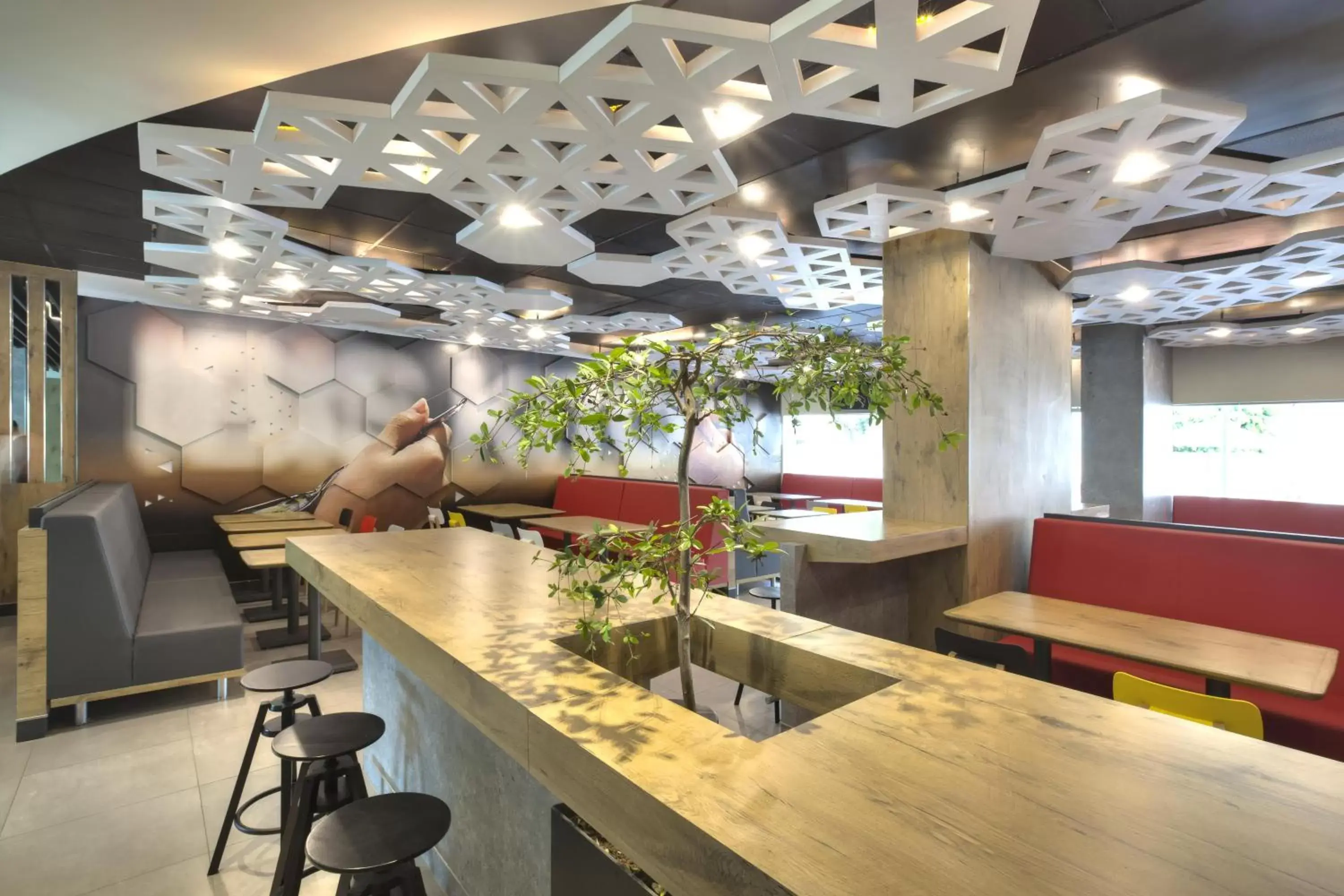 Restaurant/places to eat, Lounge/Bar in Ibis Guadalajara Expo