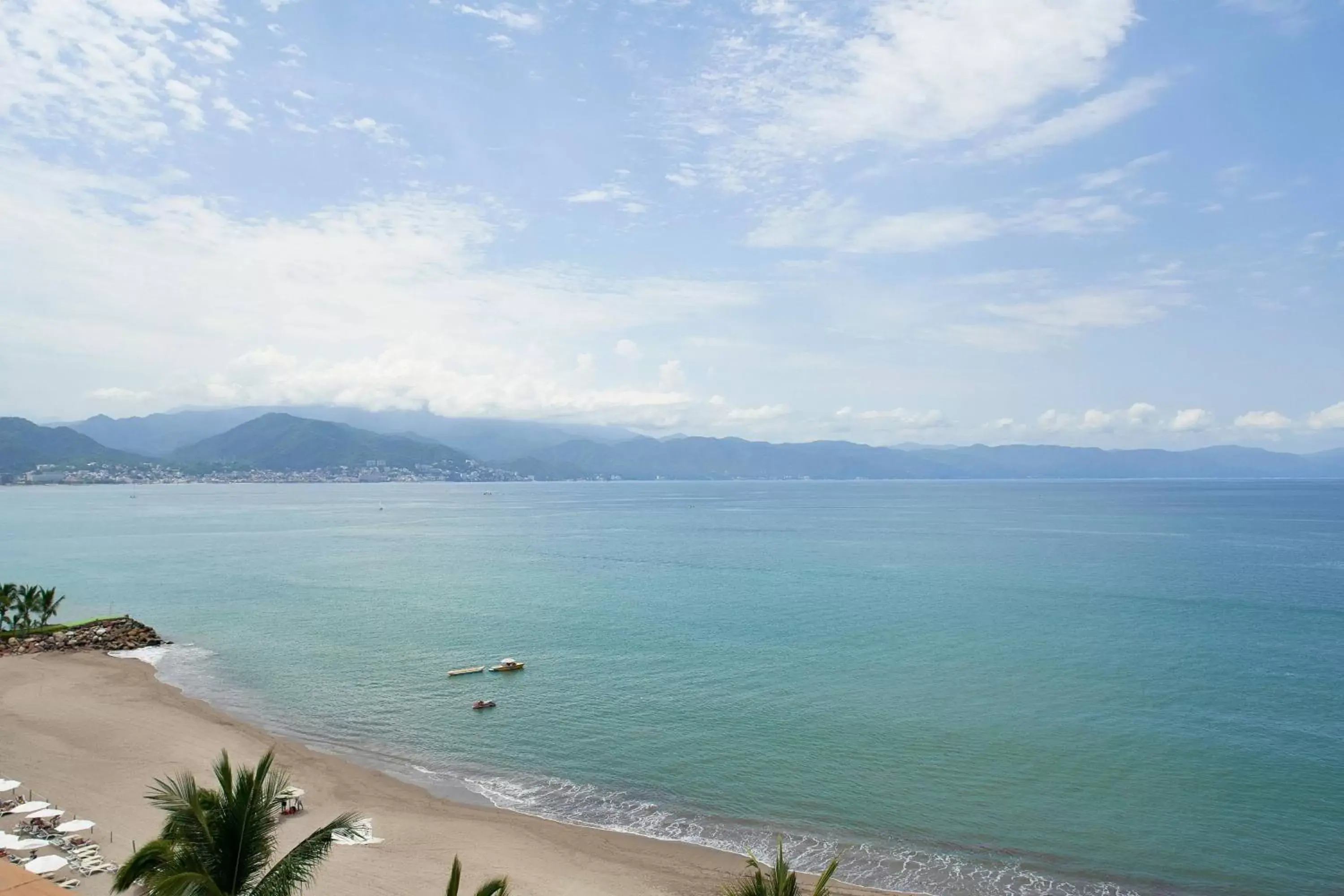 Photo of the whole room, Beach in Marriott Puerto Vallarta Resort & Spa