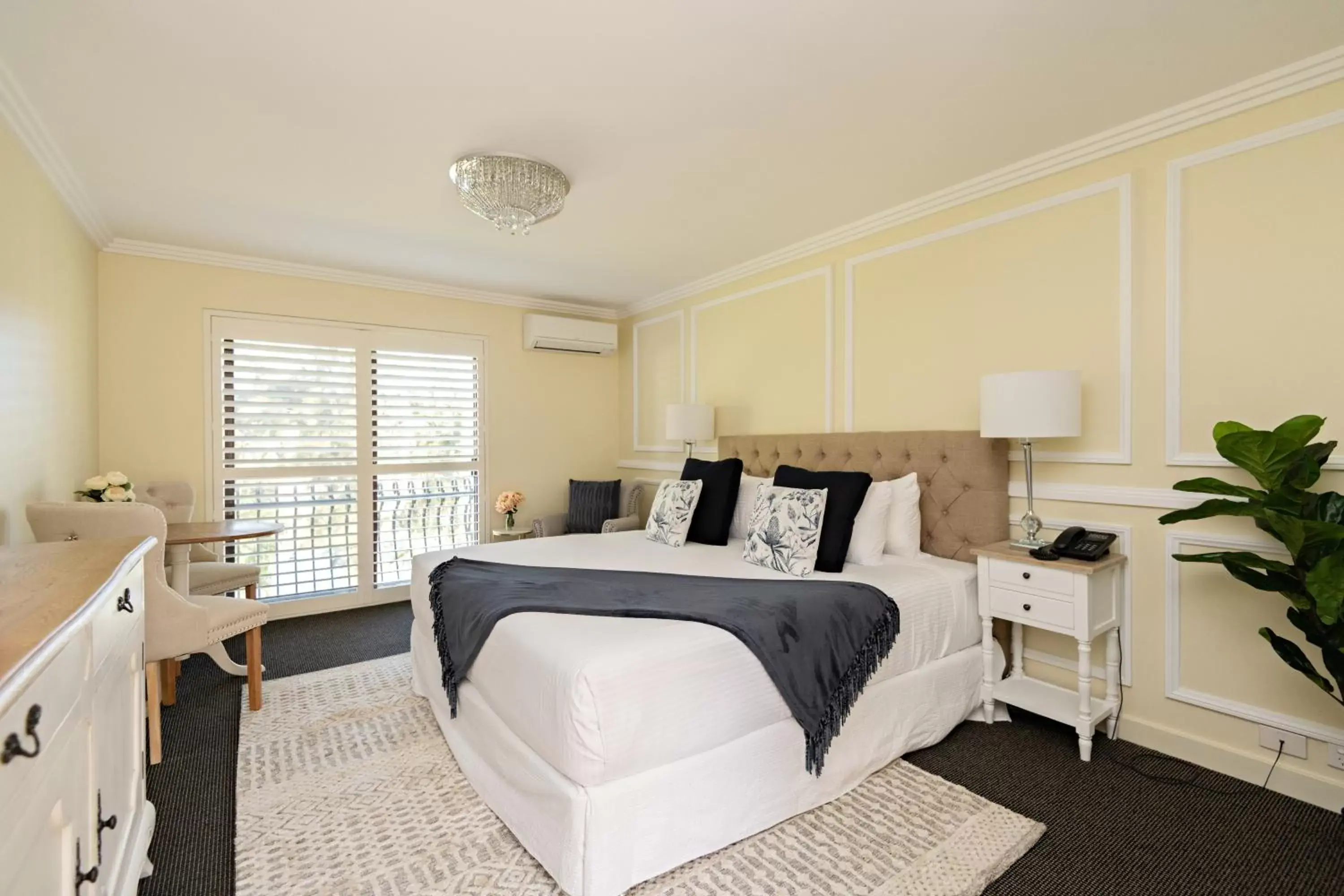 Bed in Lincoln Downs Resort Batemans Bay, Signature Collection by Best Western