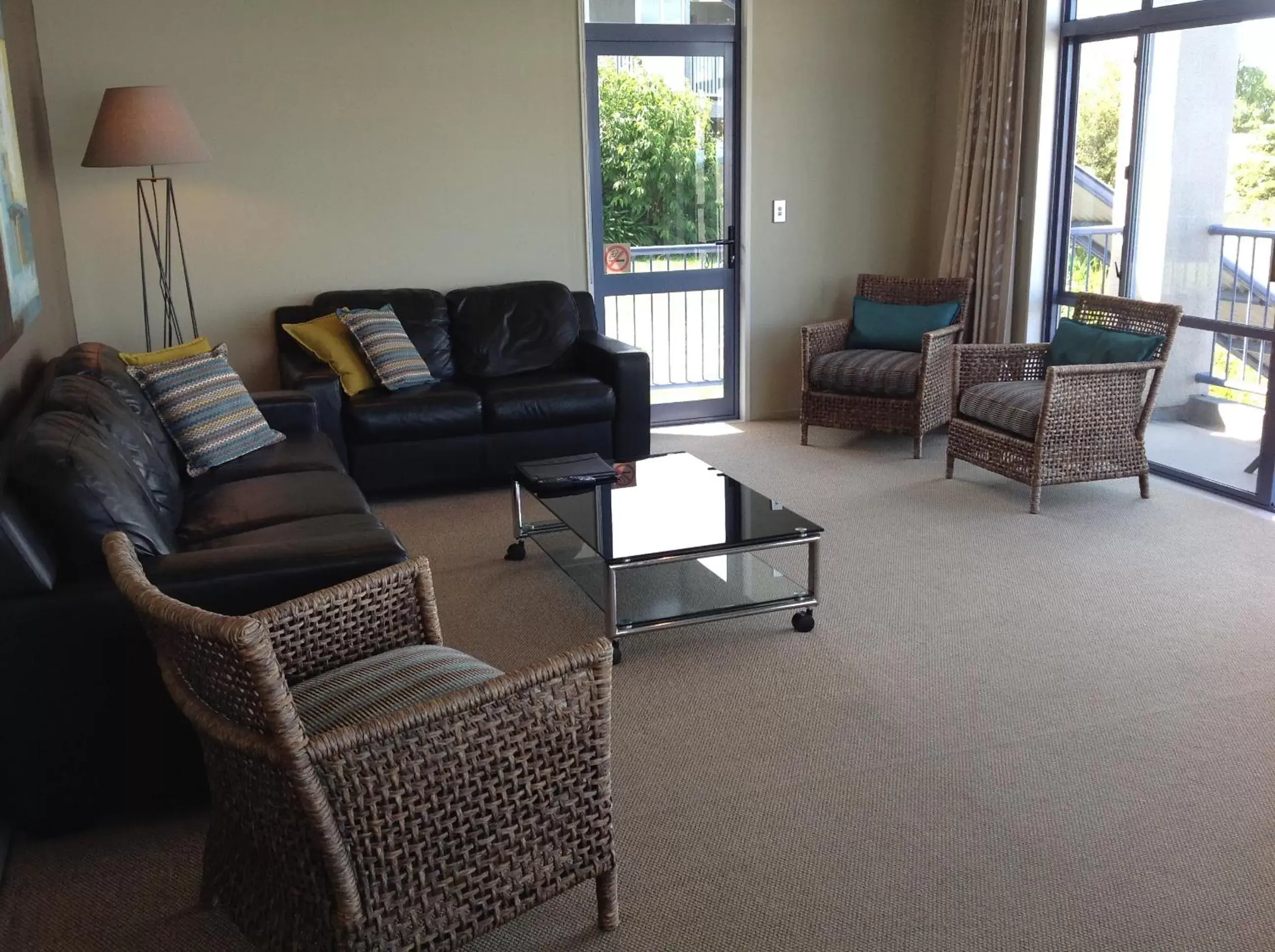 Living room, Seating Area in Sails on the Lake