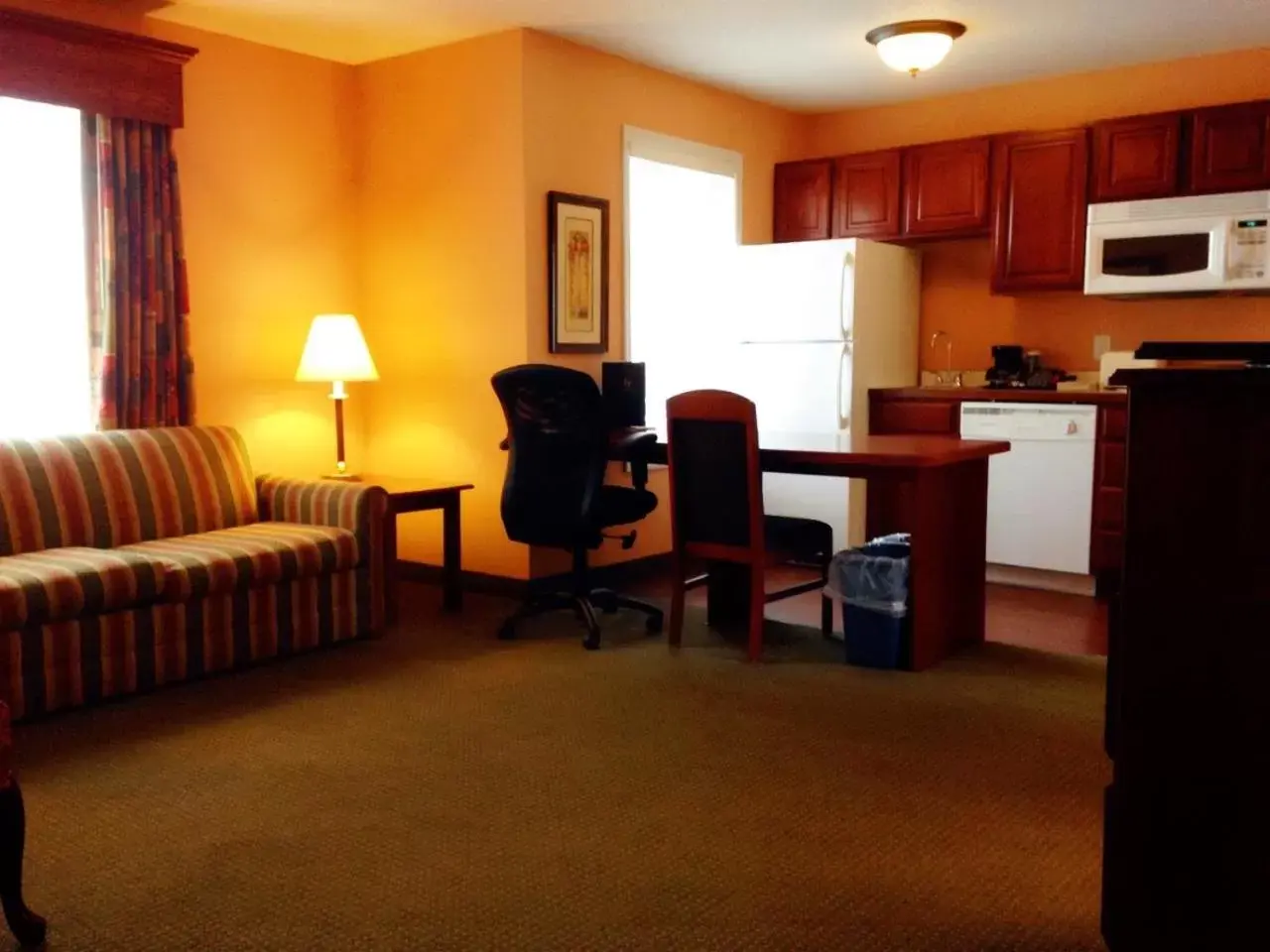 Seating Area in GrandStay Hotel & Suites Downtown Sheboygan