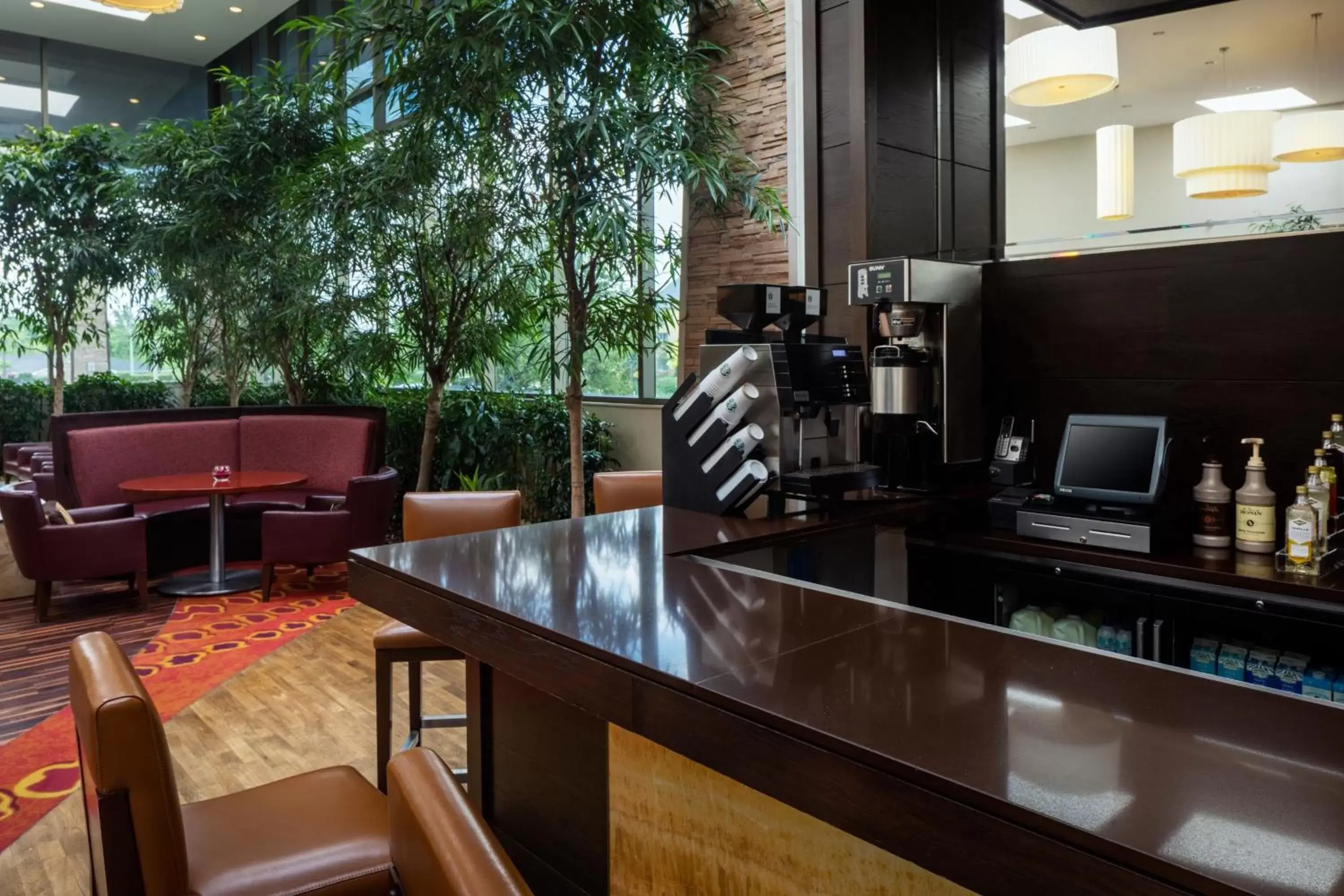 Restaurant/places to eat, Lounge/Bar in Indianapolis Marriott East