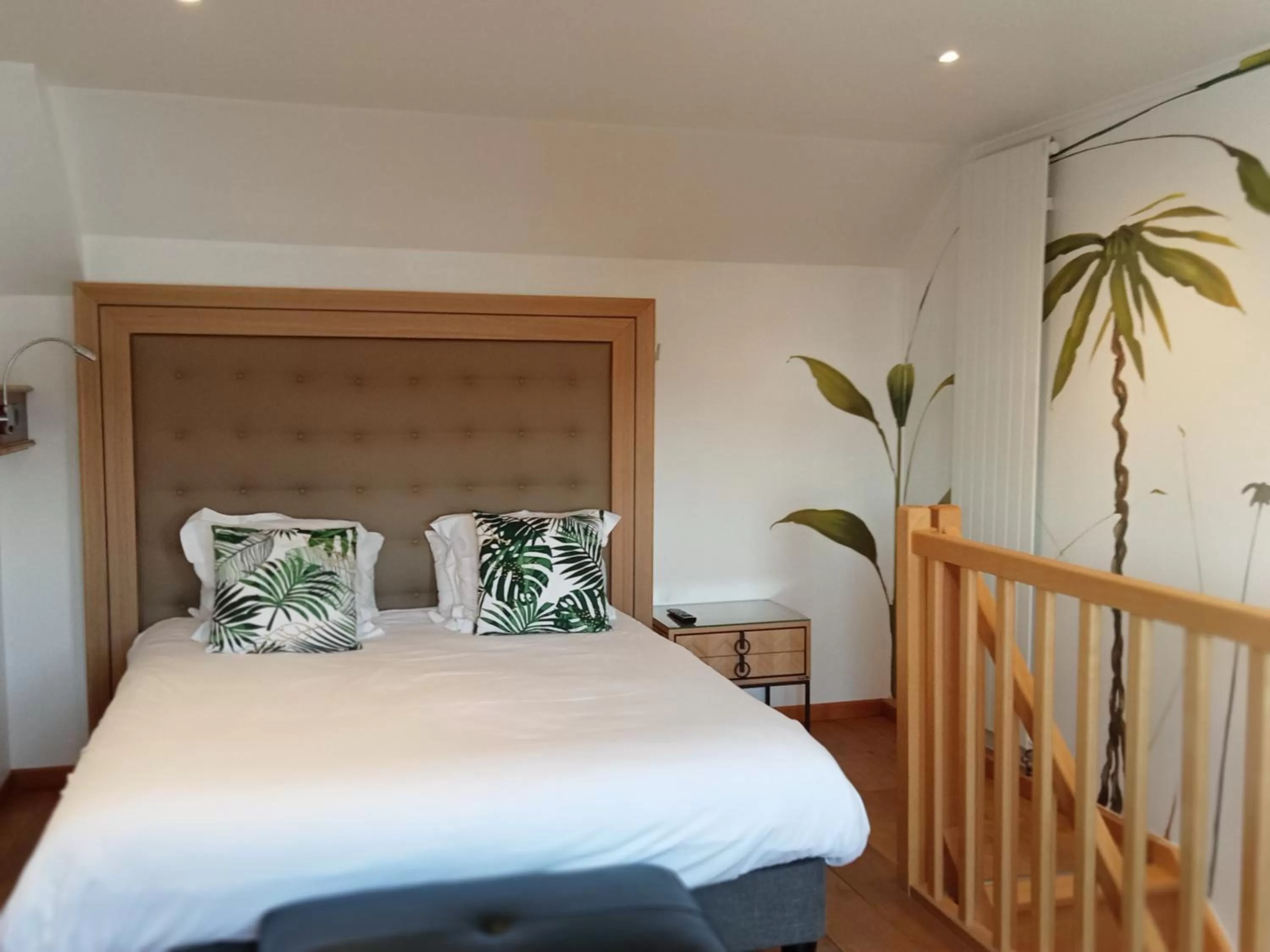 Bedroom, Bed in Hotel et Spa Le Lion d'Or