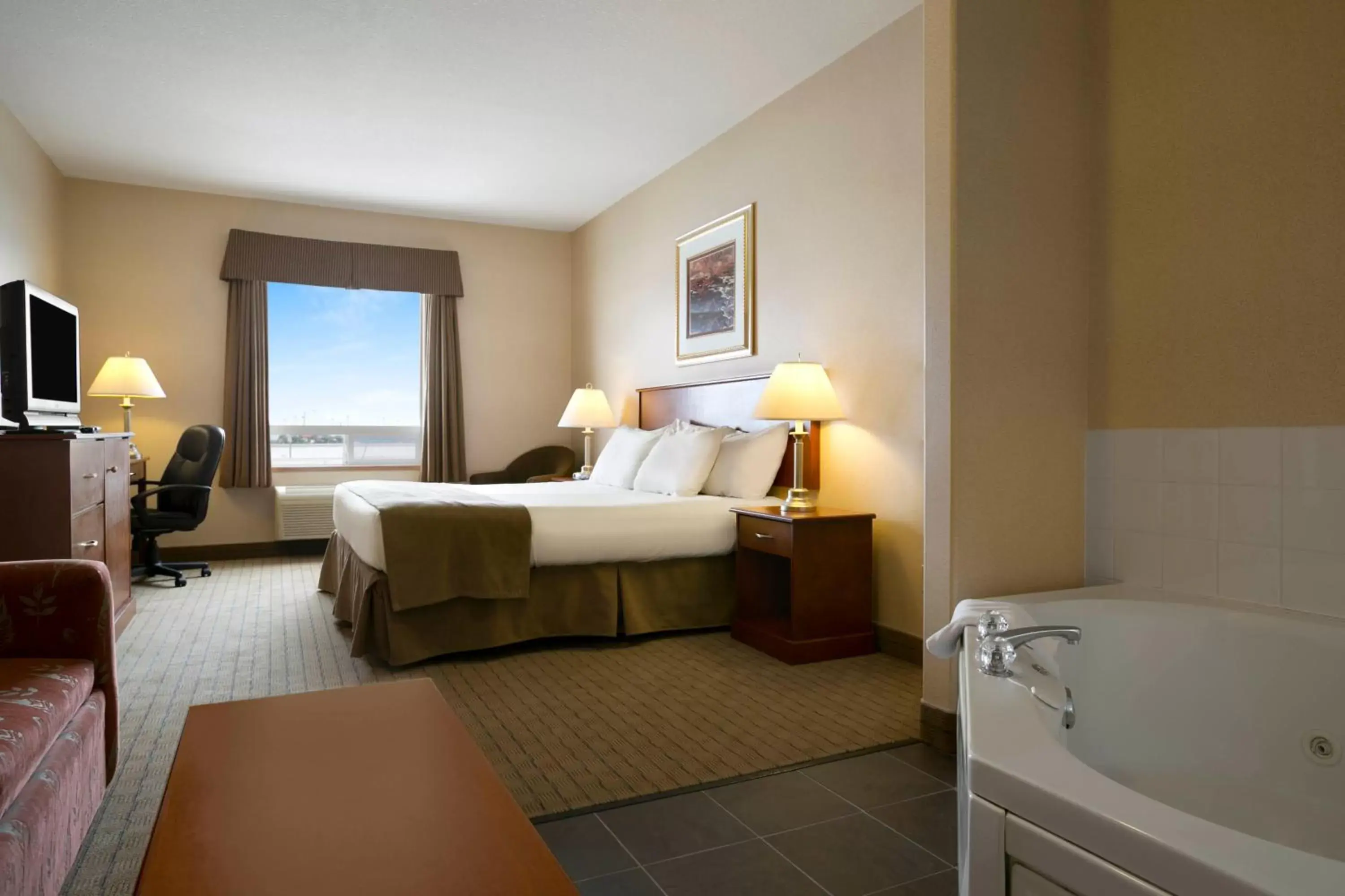 Photo of the whole room in Days Inn by Wyndham Moose Jaw