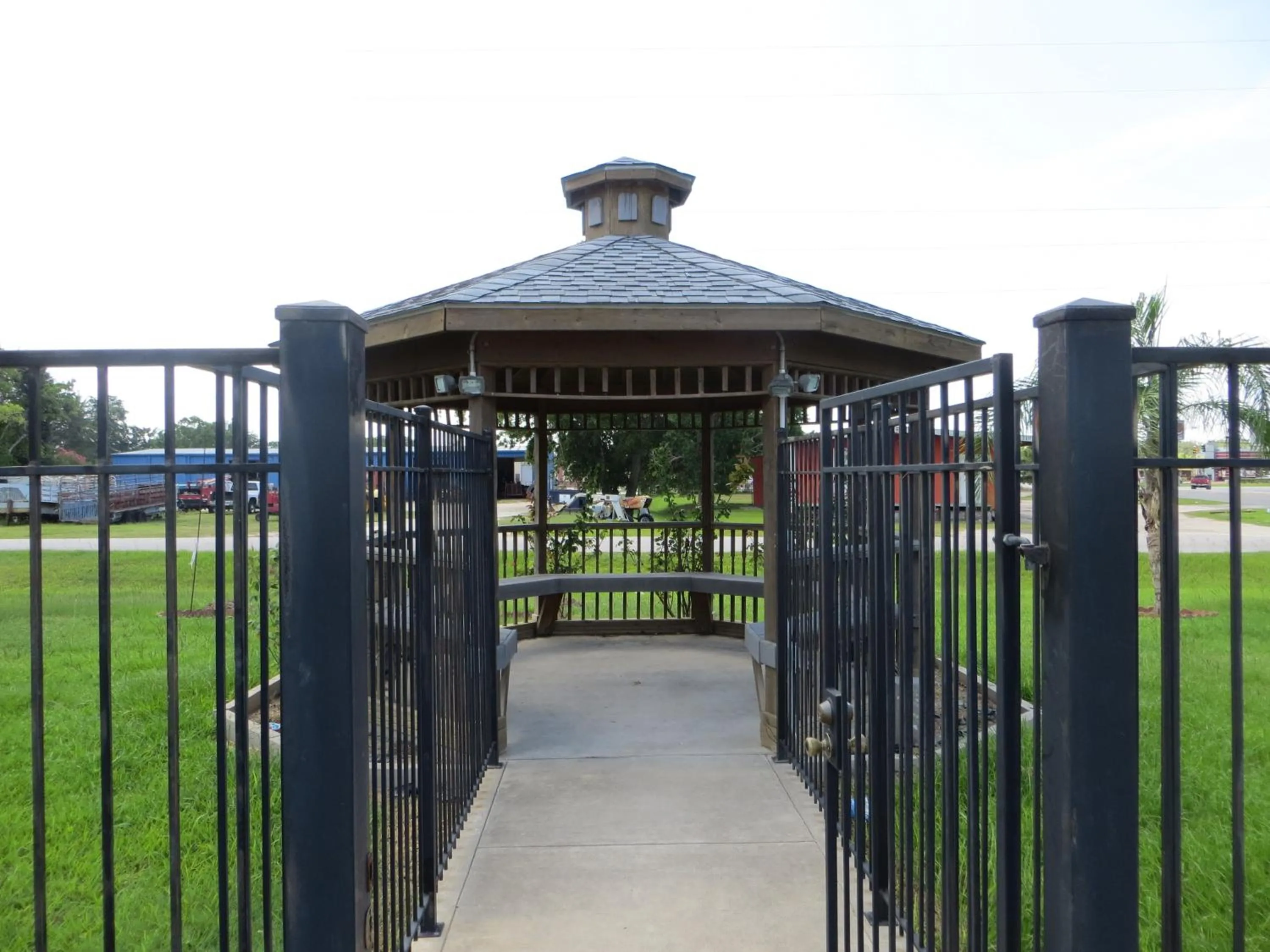Facade/entrance in Executive Inn & Suites West Columbia
