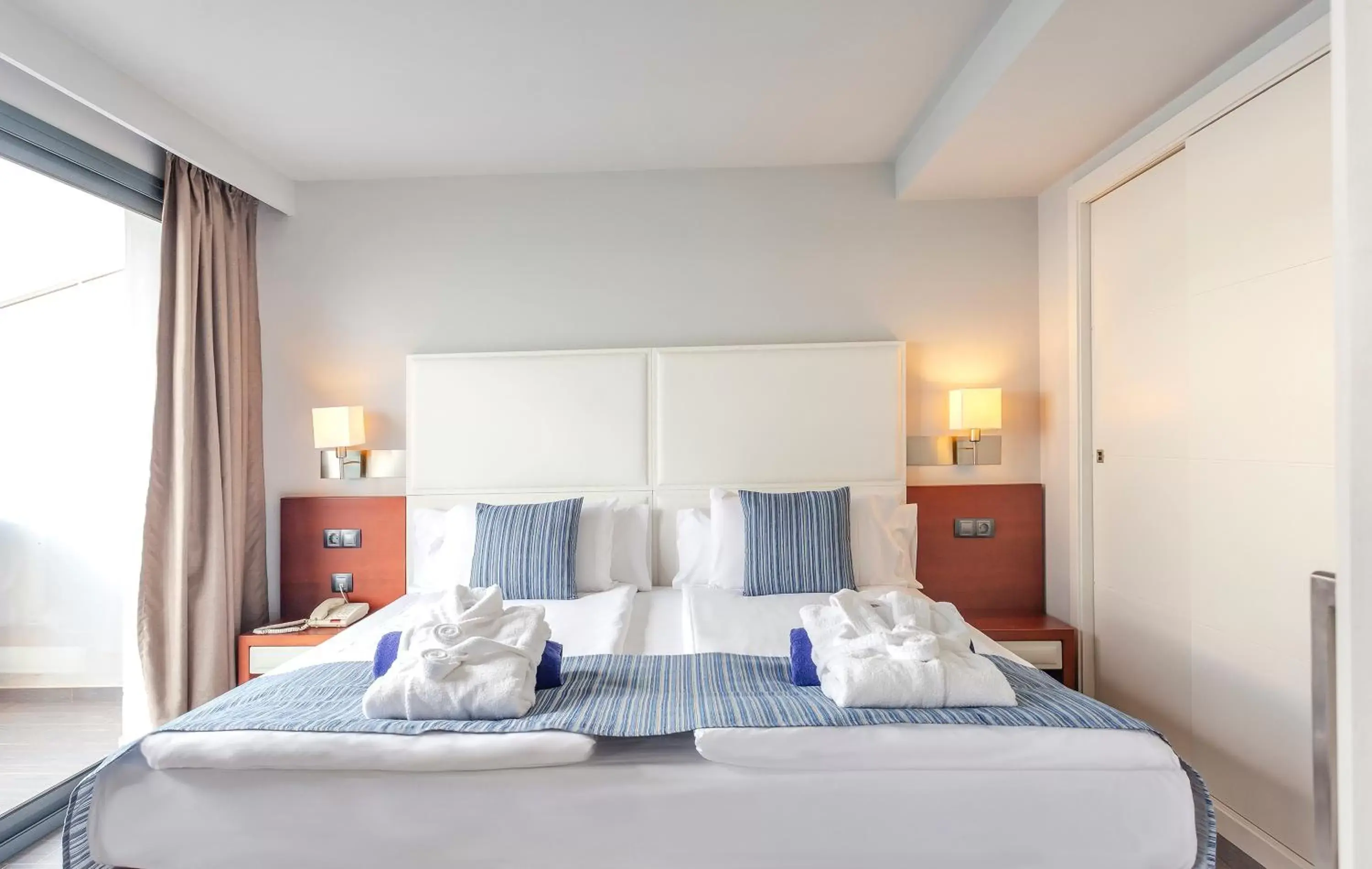 Bed in Marins Suites - Adults Only Hotel