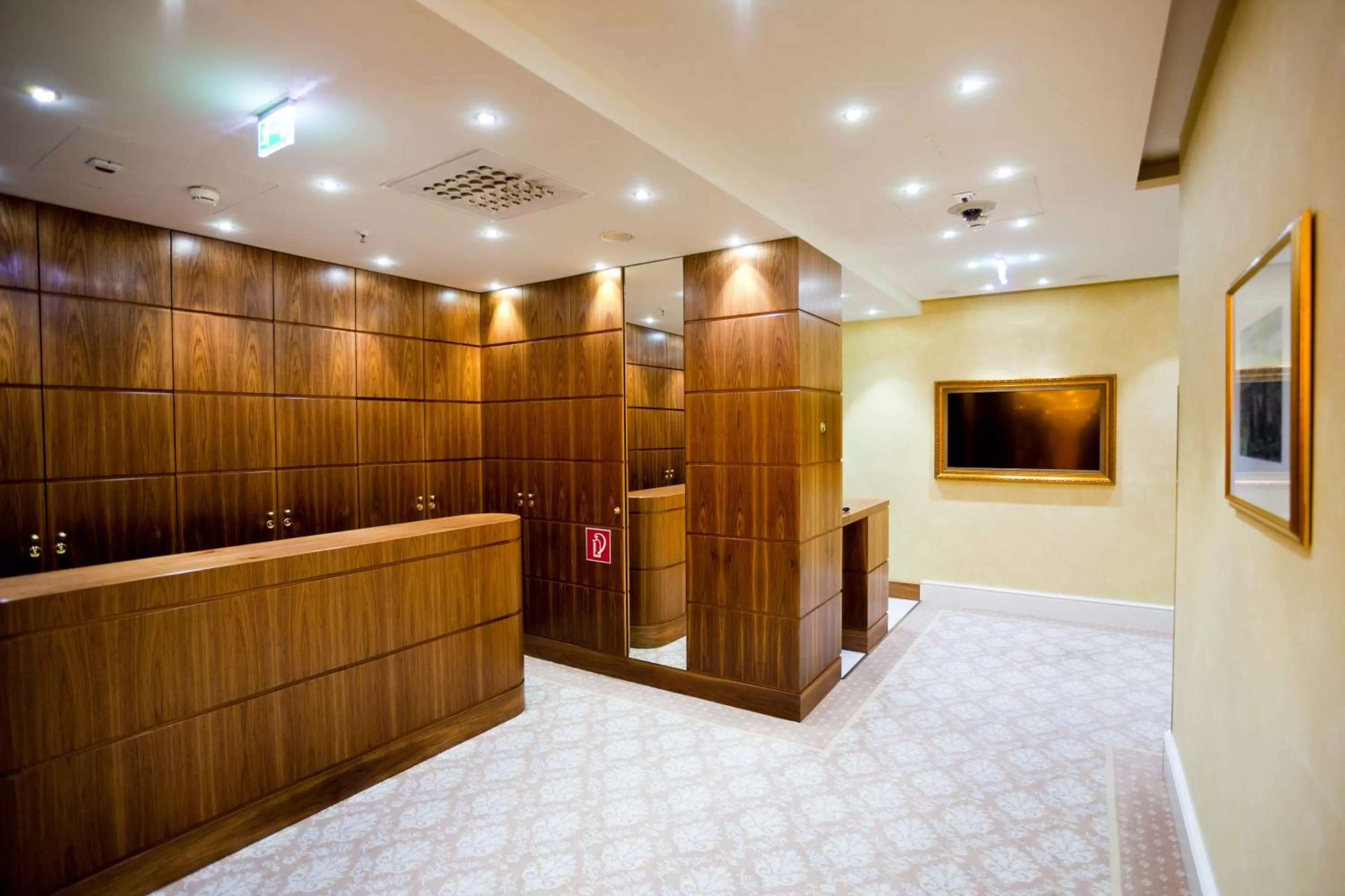 Restaurant/places to eat in Grand Hotel Wien