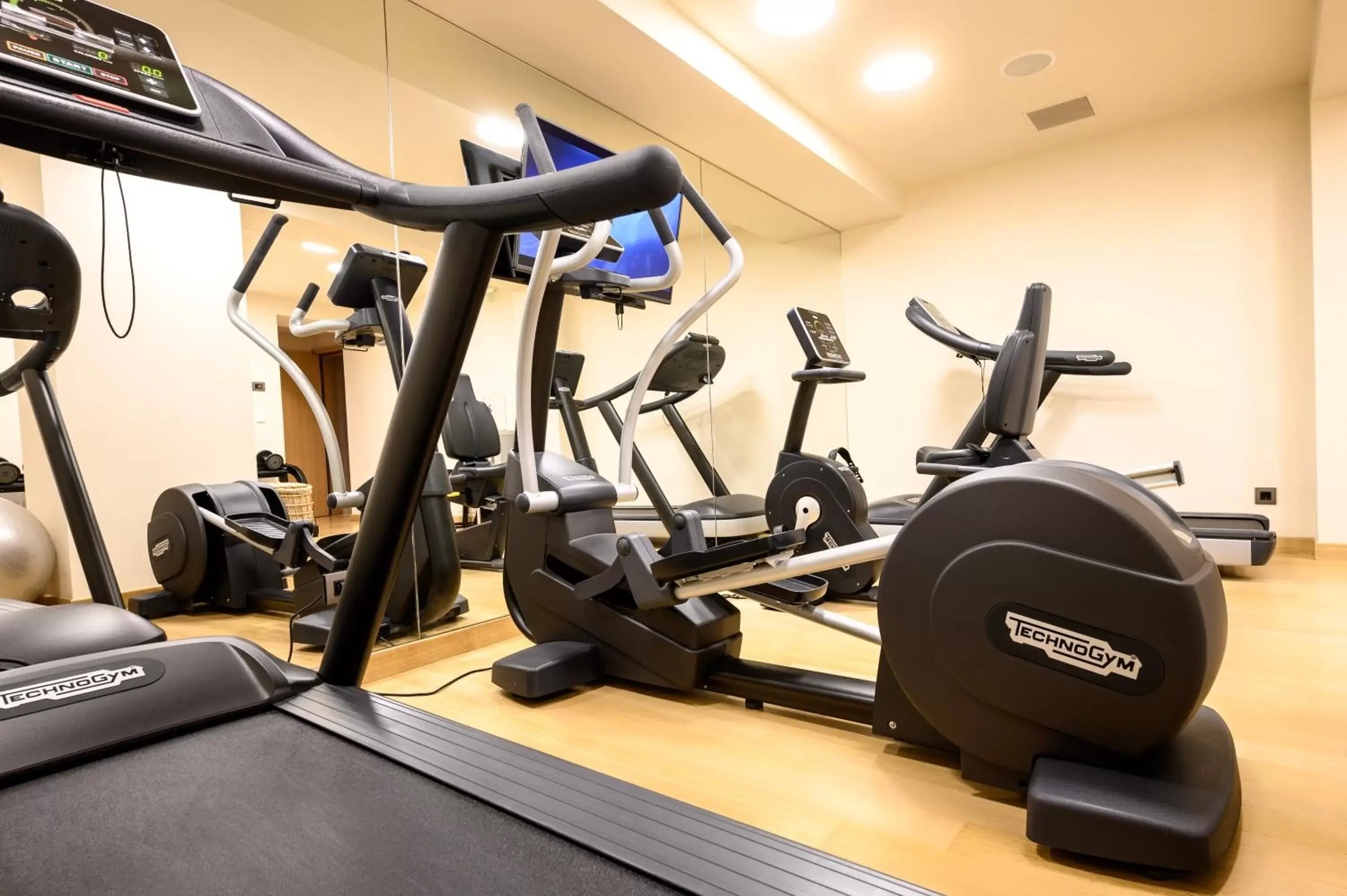 Fitness centre/facilities, Fitness Center/Facilities in Somewhere Vouliagmeni