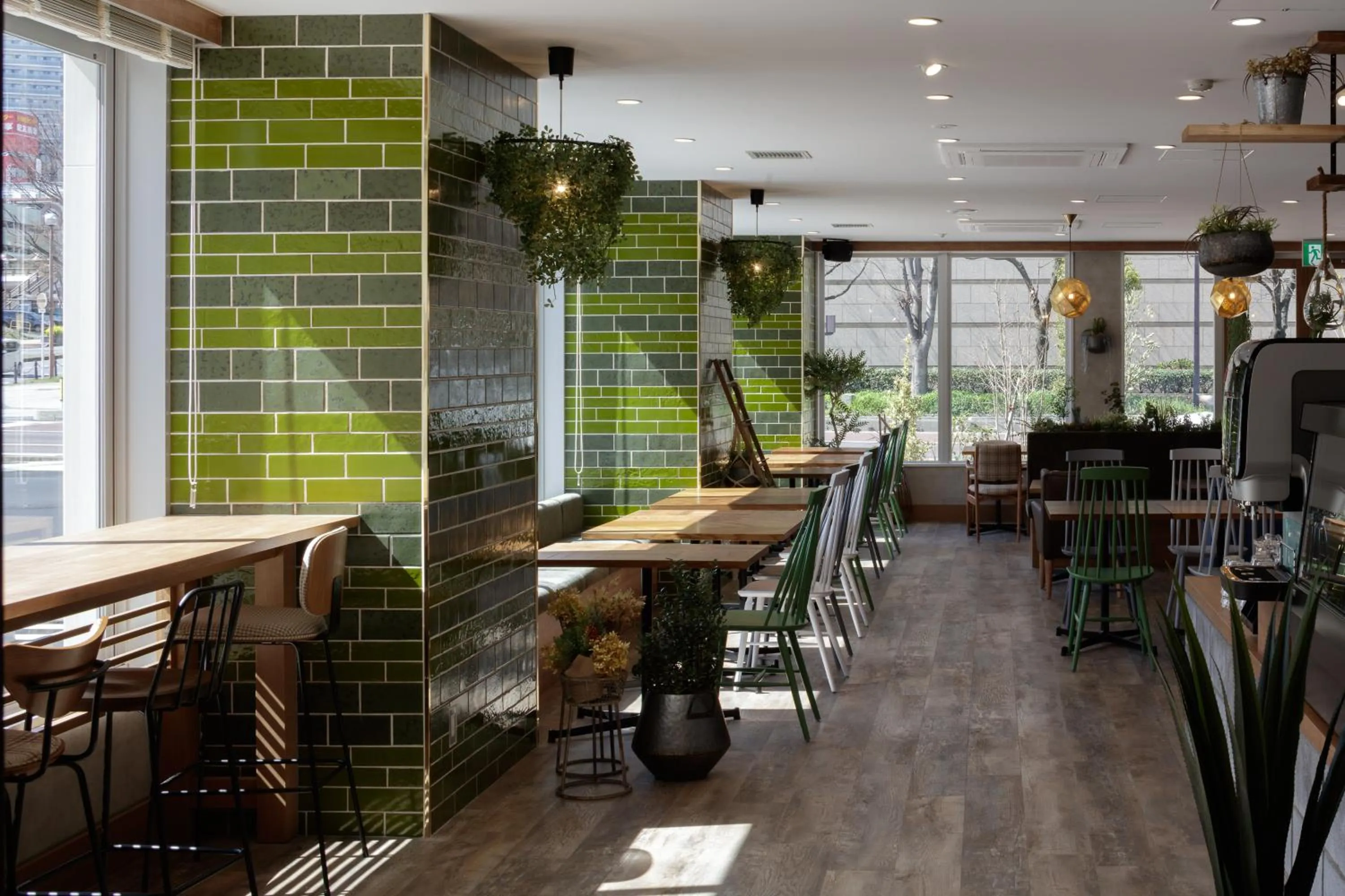 Restaurant/places to eat in Center Hotel Narita2 R51