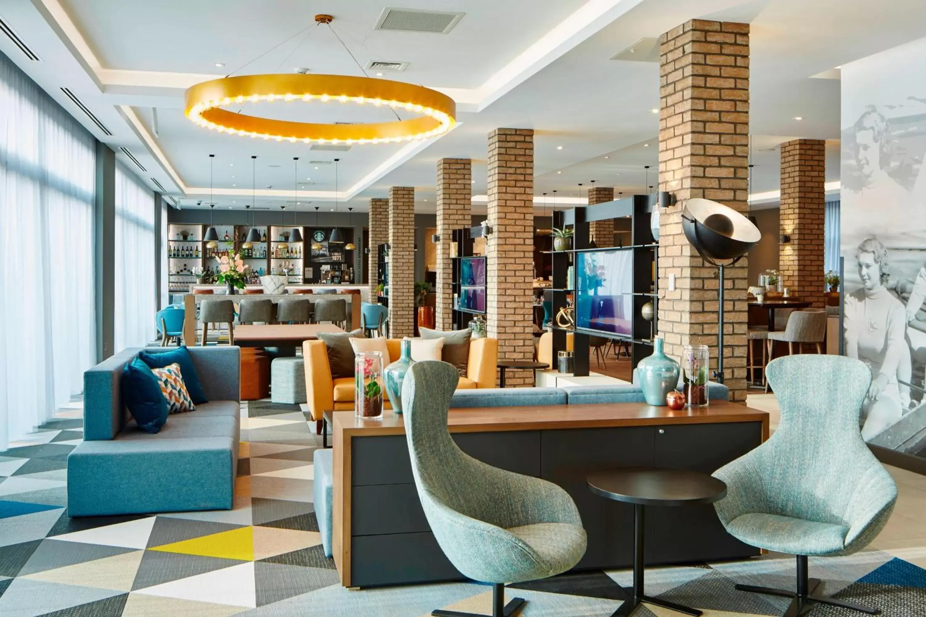 Lobby or reception, Lounge/Bar in Courtyard by Marriott Oxford South