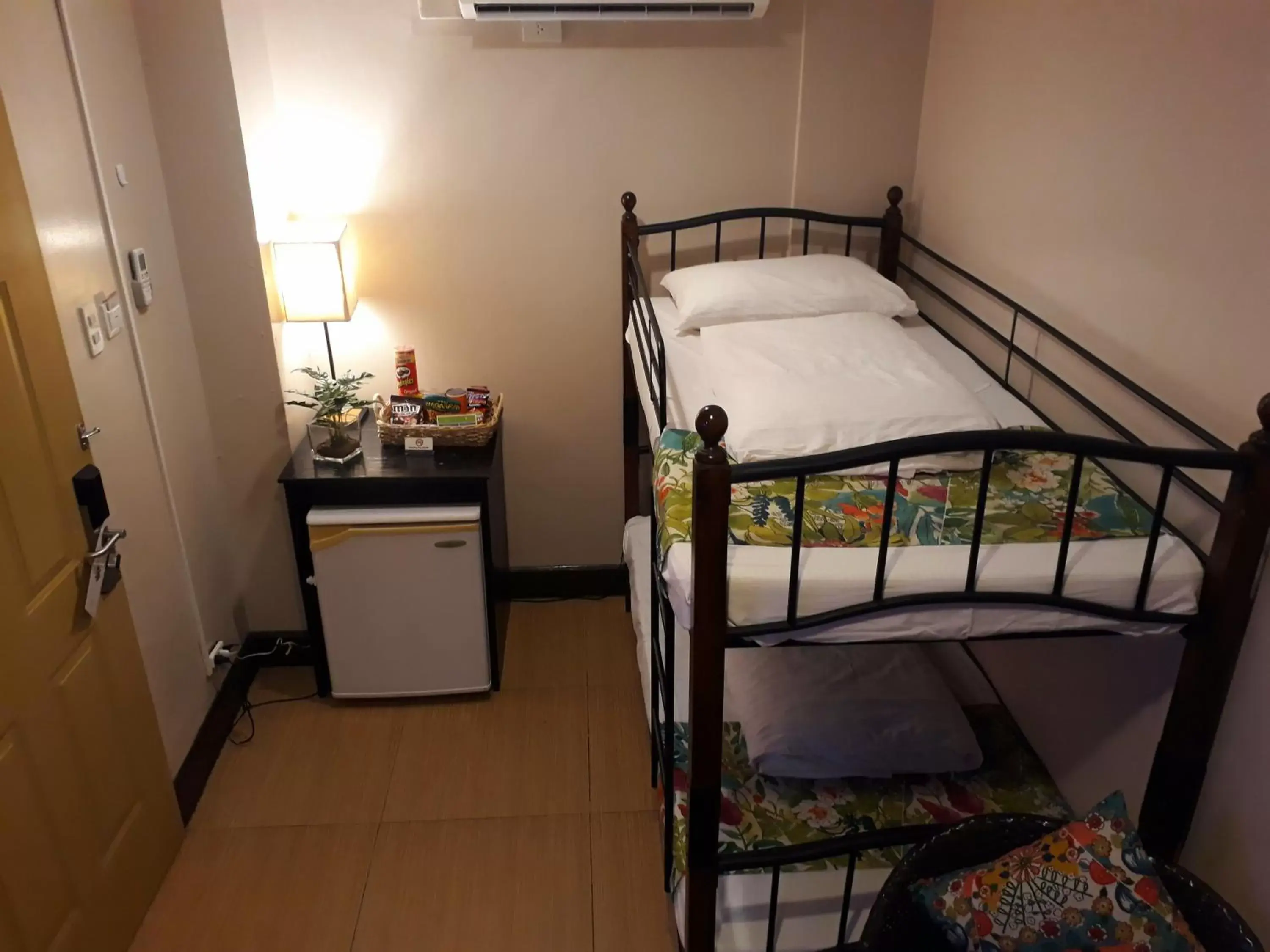 bunk bed in Hotel Kimberly Tagaytay