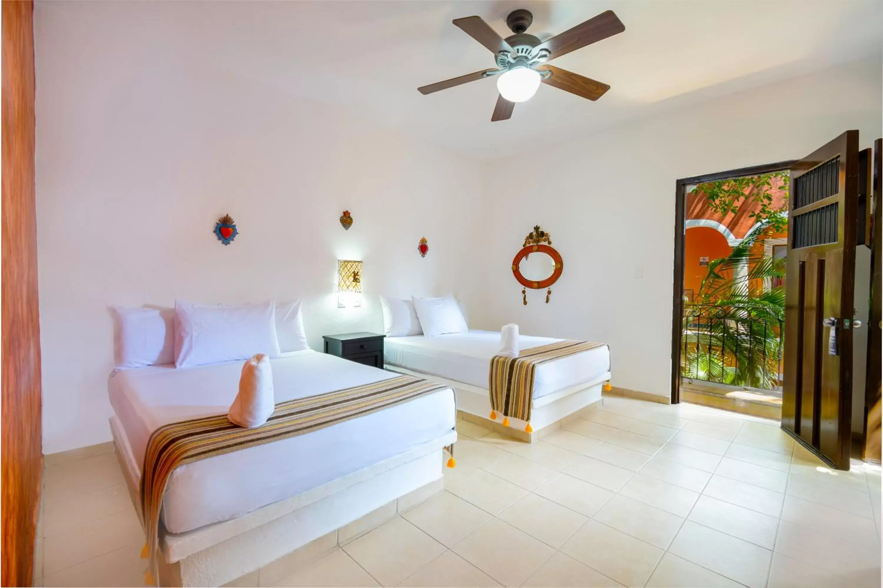 Photo of the whole room, Seating Area in Hotel Casa de las Flores