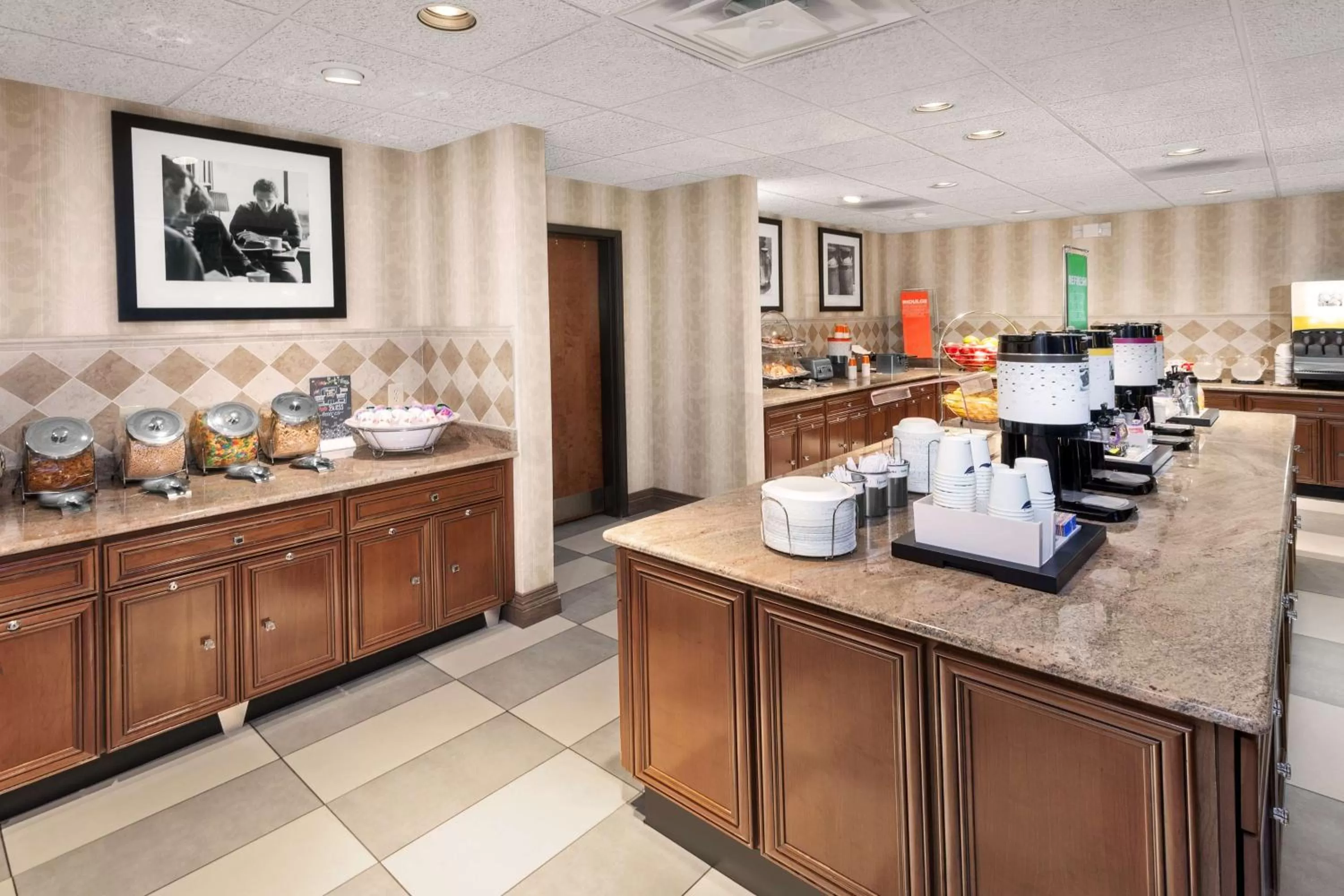 Breakfast in Hampton Inn & Suites Munster