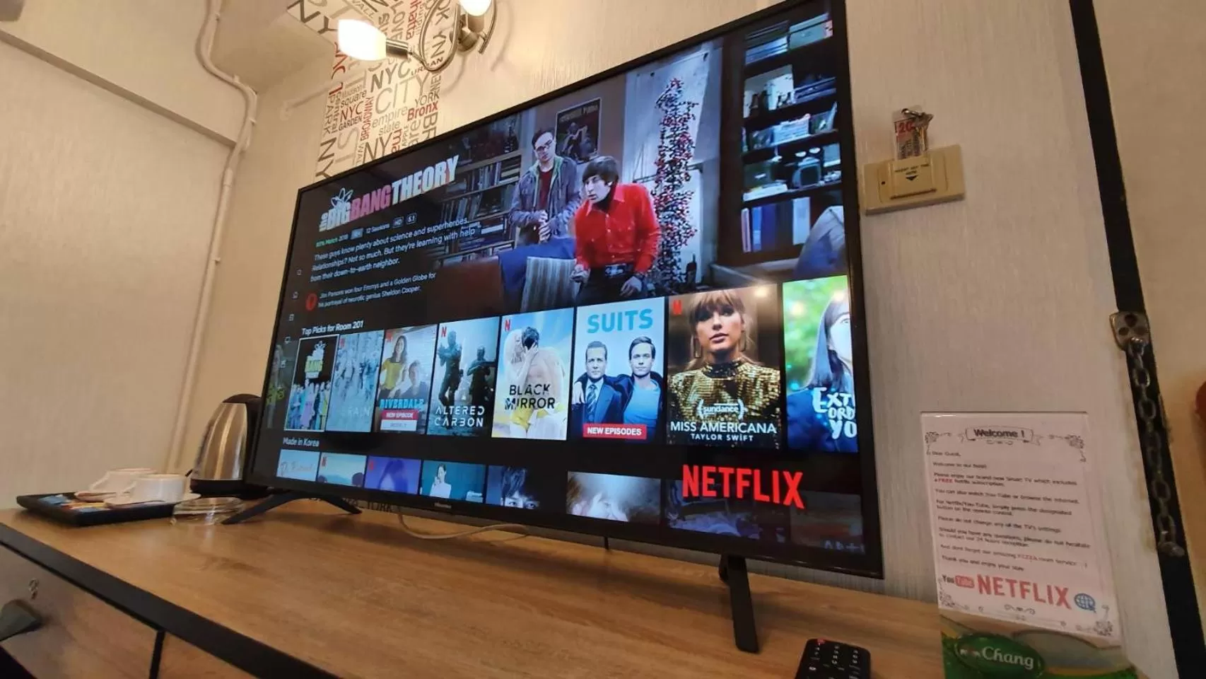 TV and multimedia in Khaosan Art Hotel