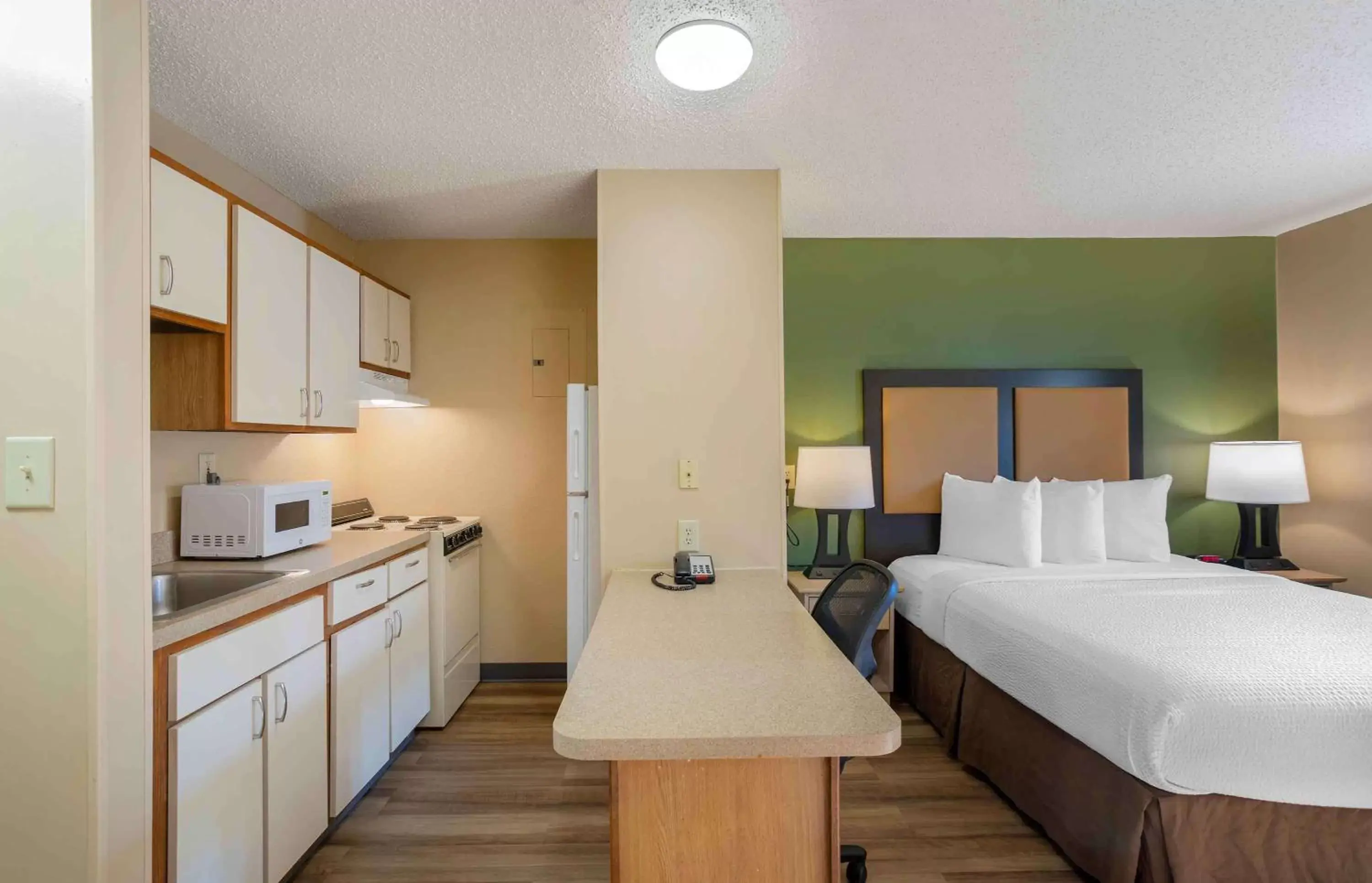 Bedroom in Extended Stay America Suites - Nashville - Brentwood