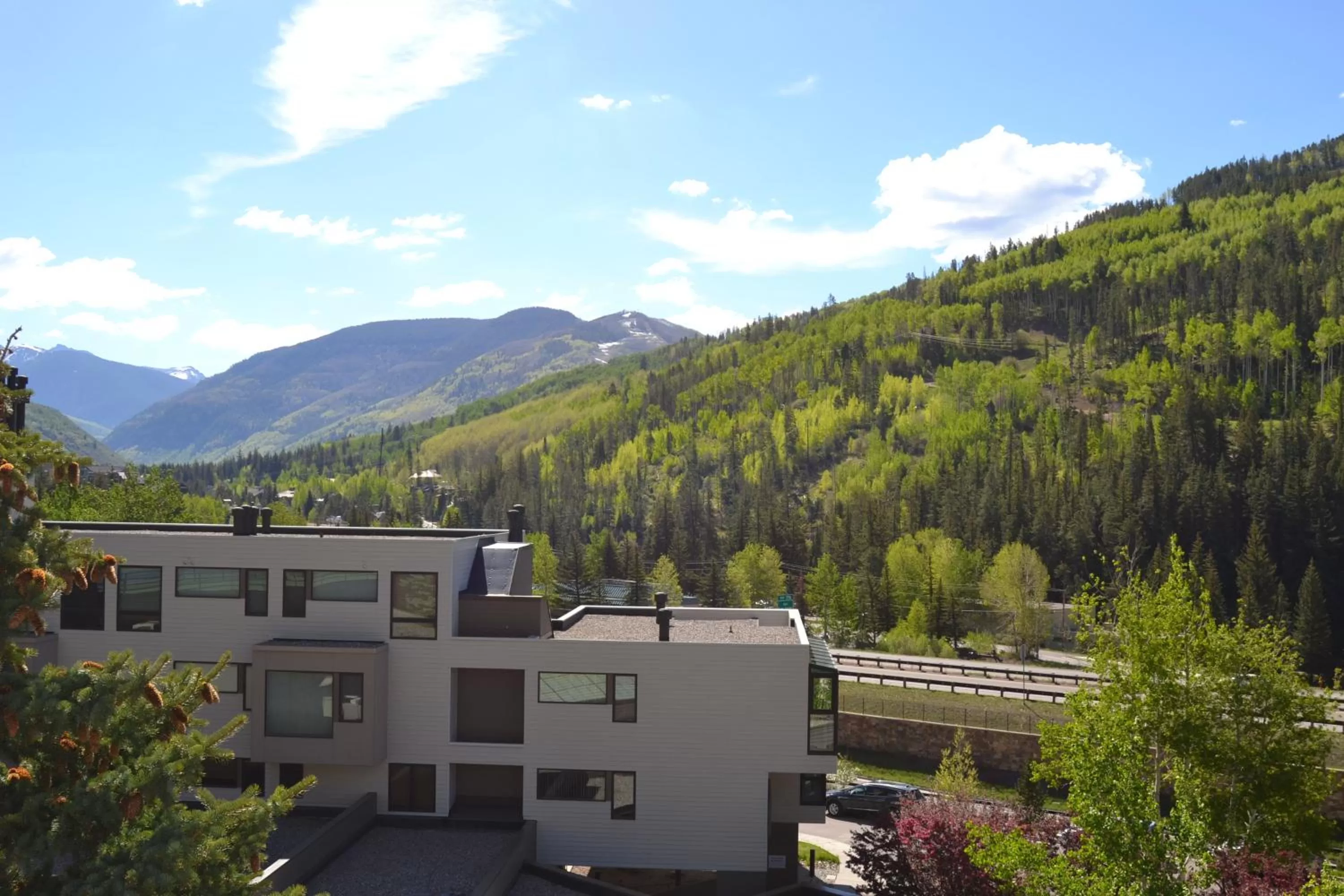 Mountain view in Simba Run Vail Condominiums