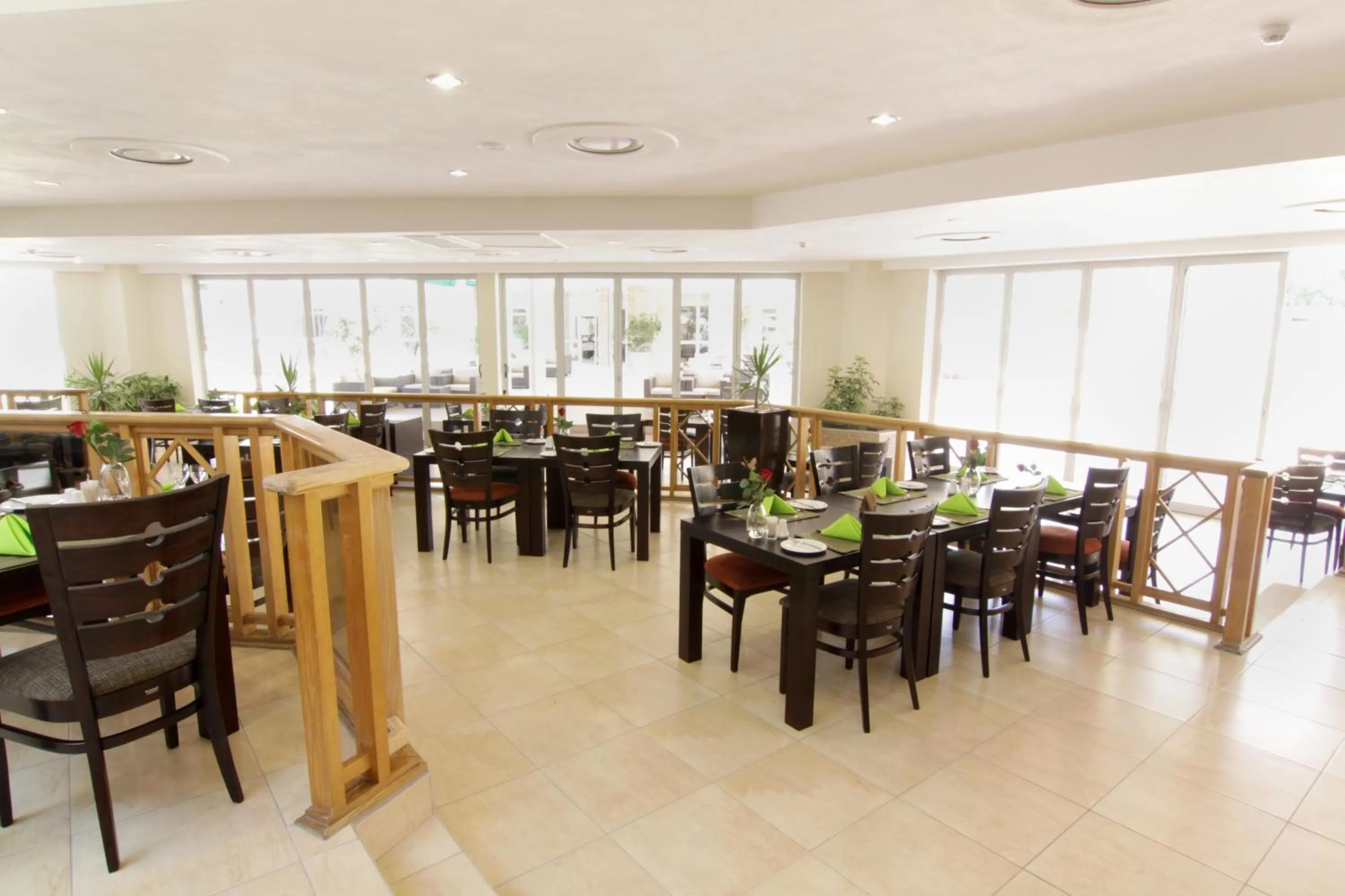 Restaurant/places to eat in Cresta Lodge Gaborone