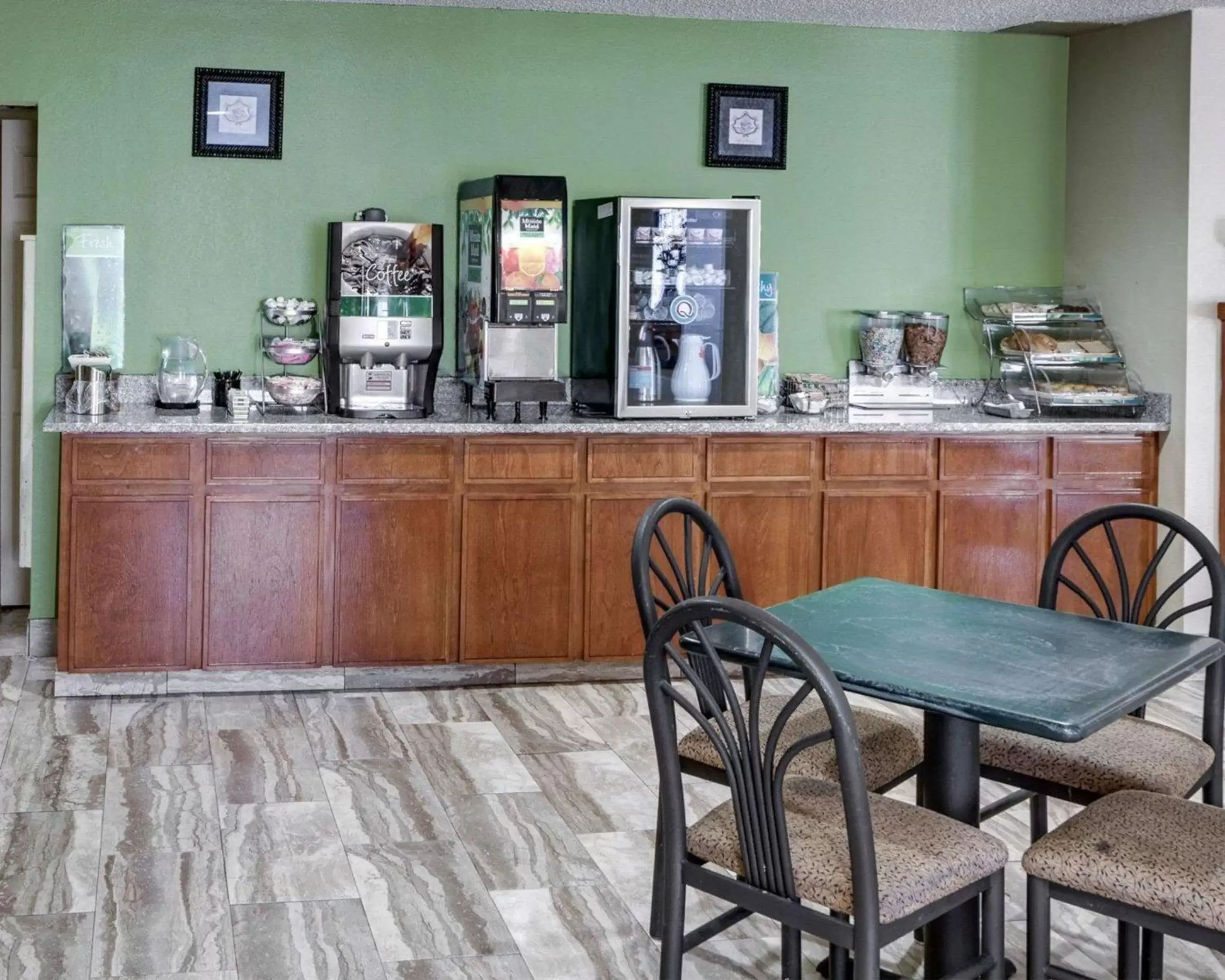 Restaurant/places to eat in Quality Suites Baton Rouge East - Denham Springs Restaurant/places to eat in Quality Suites Baton Rouge East - Denham Springs