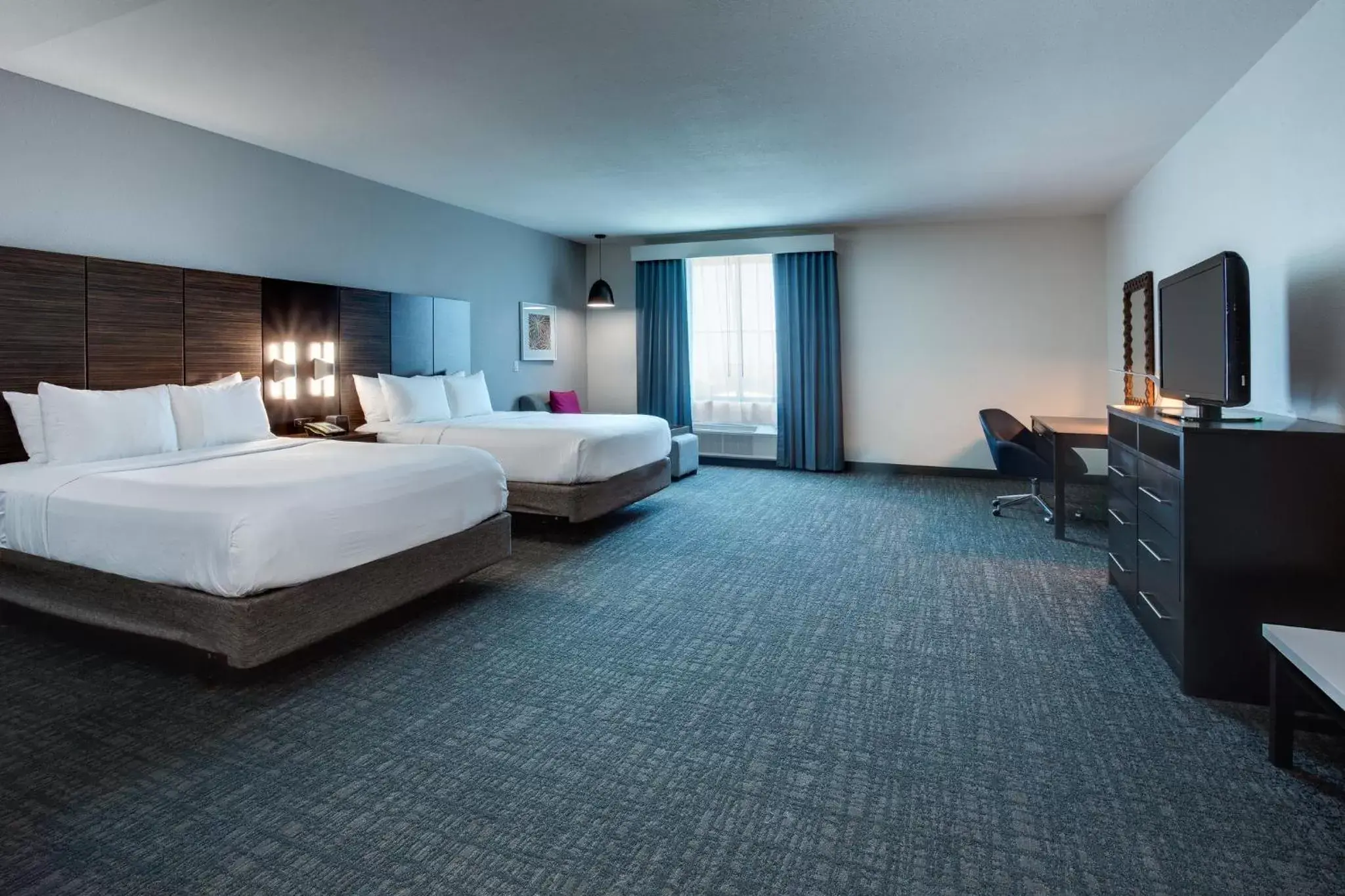 Photo of the whole room in Crowne Plaza Hotel & Resorts Fort Lauderdale Airport/ Cruise, an IHG Hotel