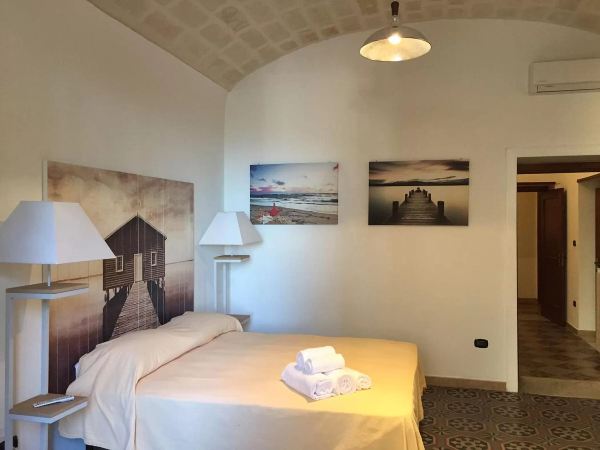 Bedroom, Bed in Hotel Plaza