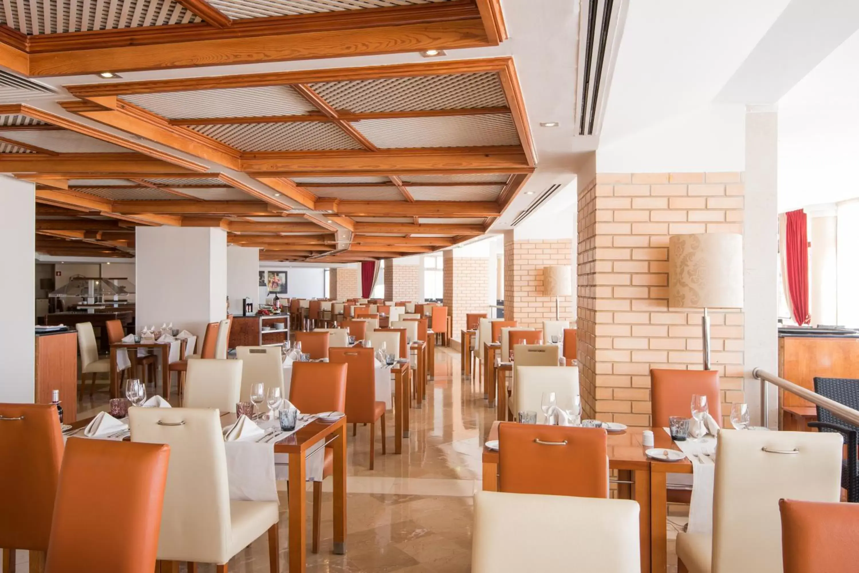 Restaurant/Places to Eat in Vila Gale Ampalius