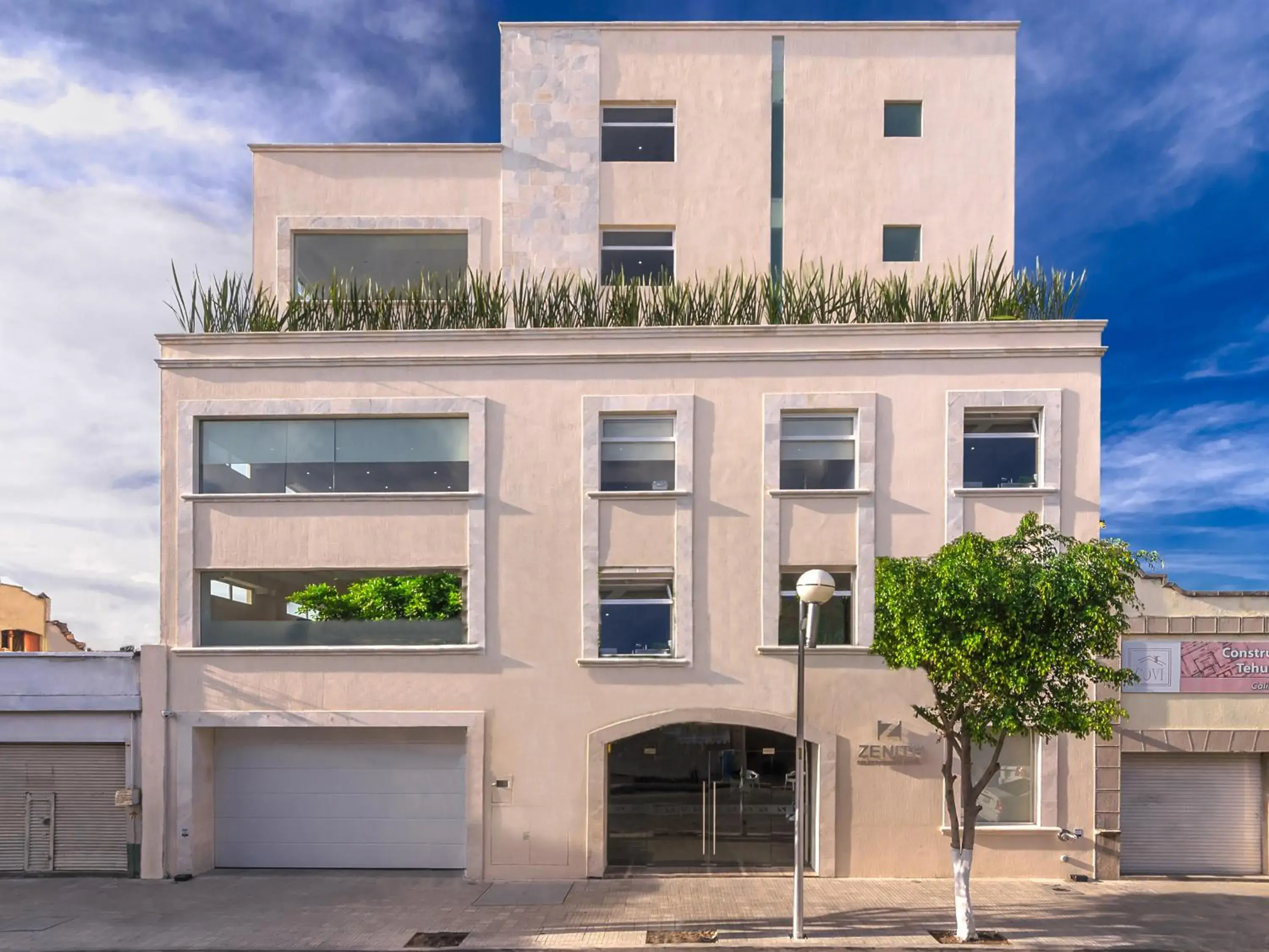 Facade/entrance, Property Building in Hotel Zenith