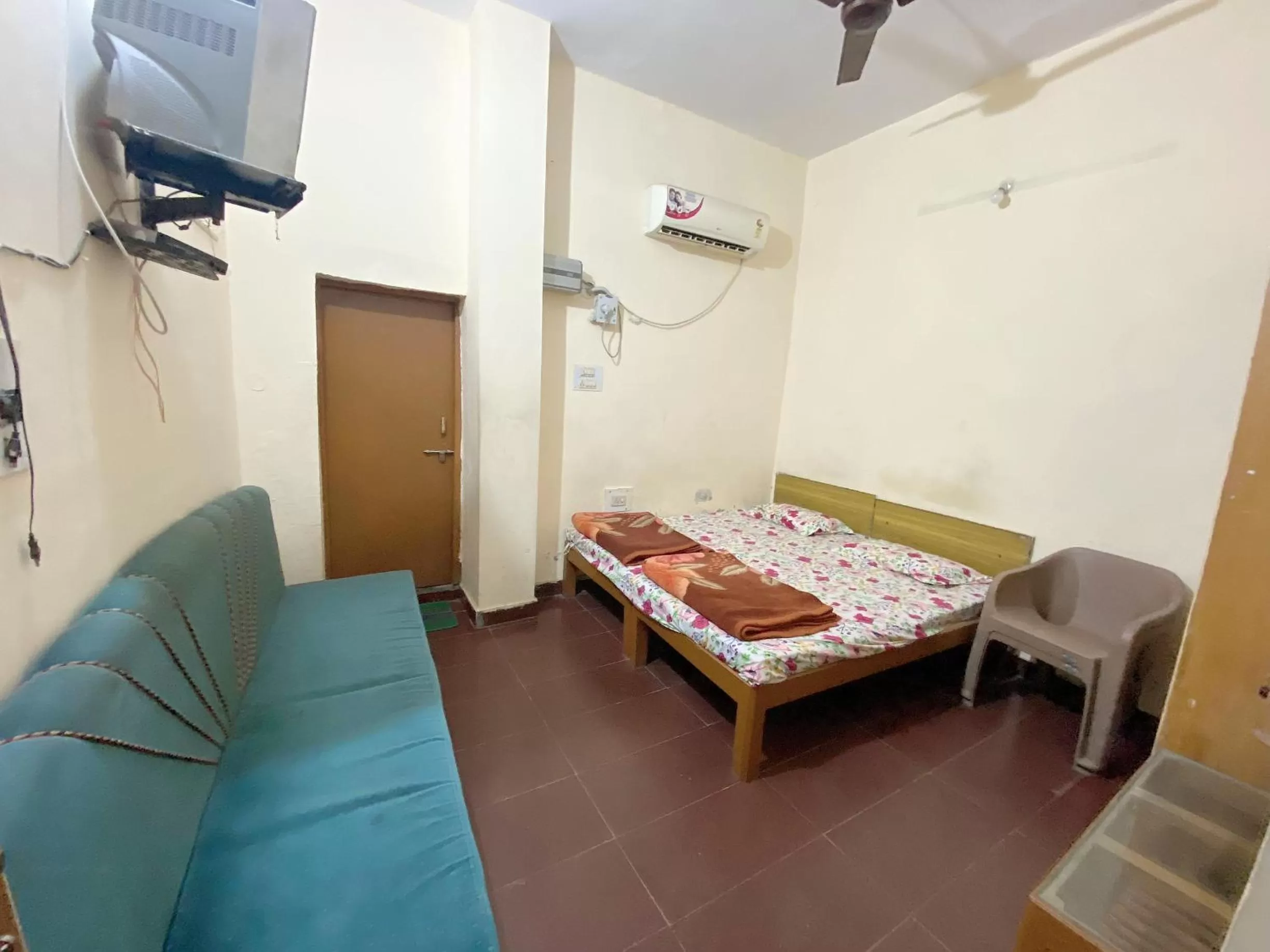 Bed in Pitambra Vishranti Grah