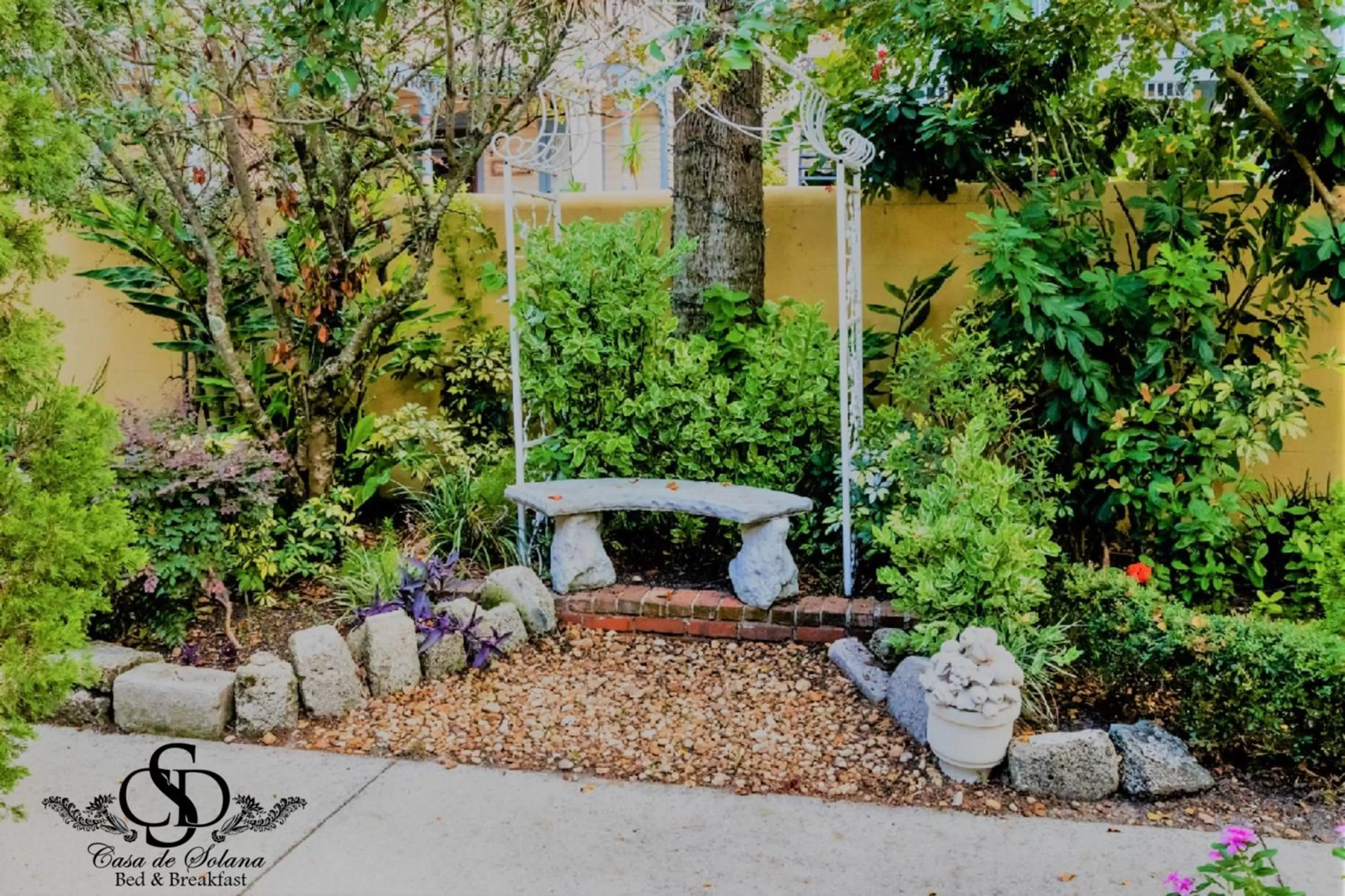 Garden view in Casa De Solana & Victorian House Bed and Breakfast