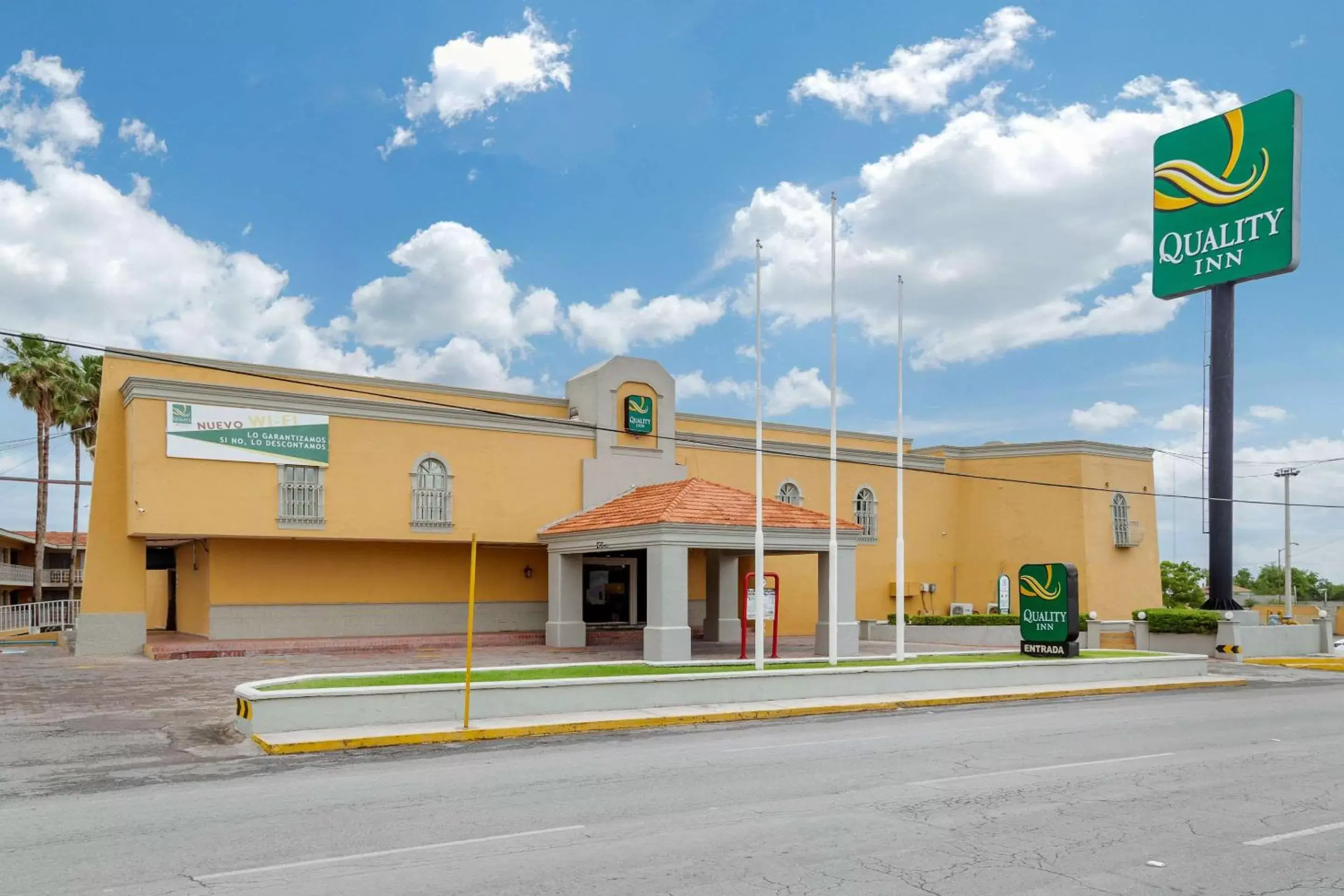 Property Building in Quality Inn Piedras Negras