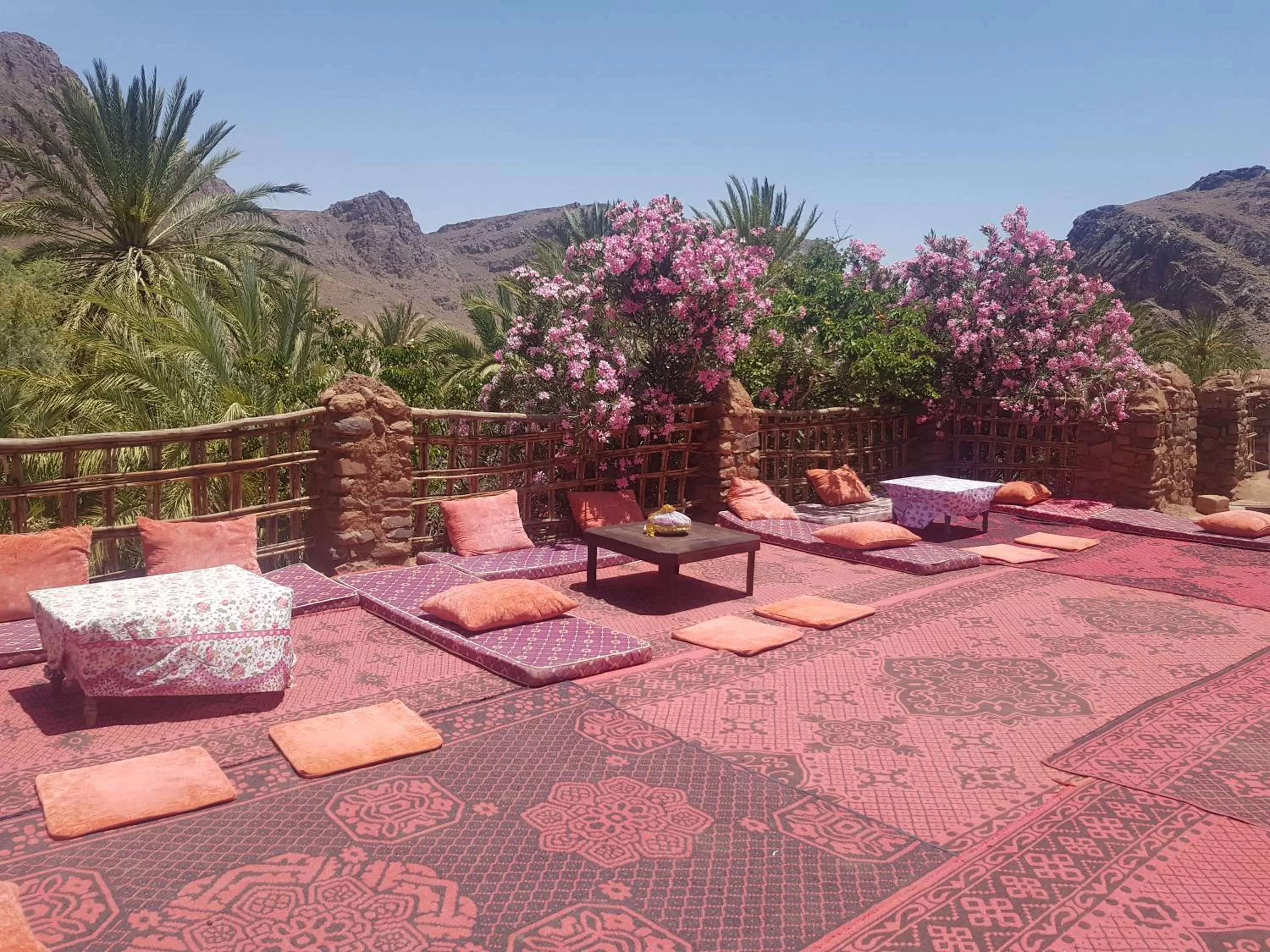 Garden in ecolodge bivouac des aigles