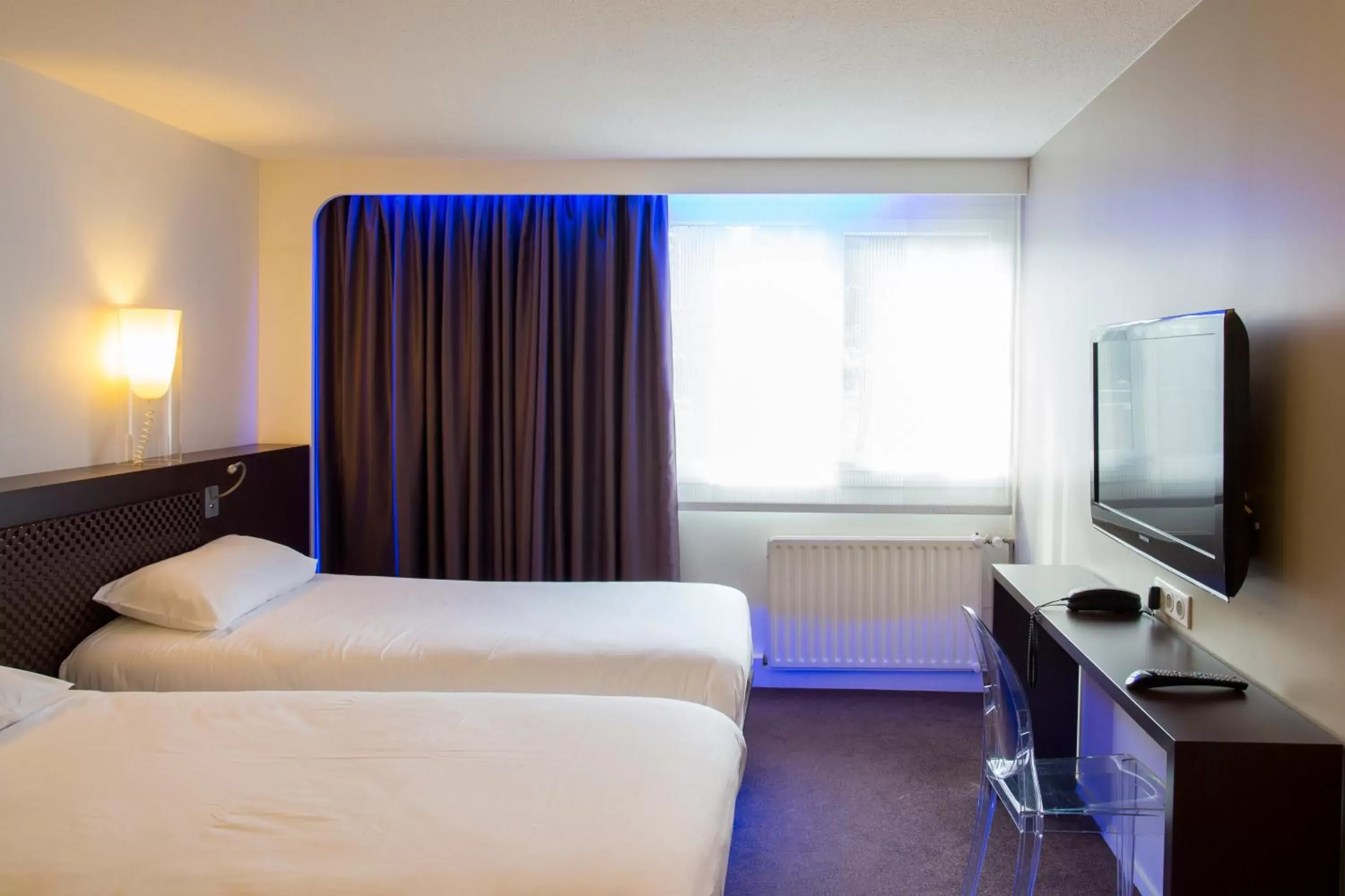 Day, Bed in ibis Styles Lorient Caudan