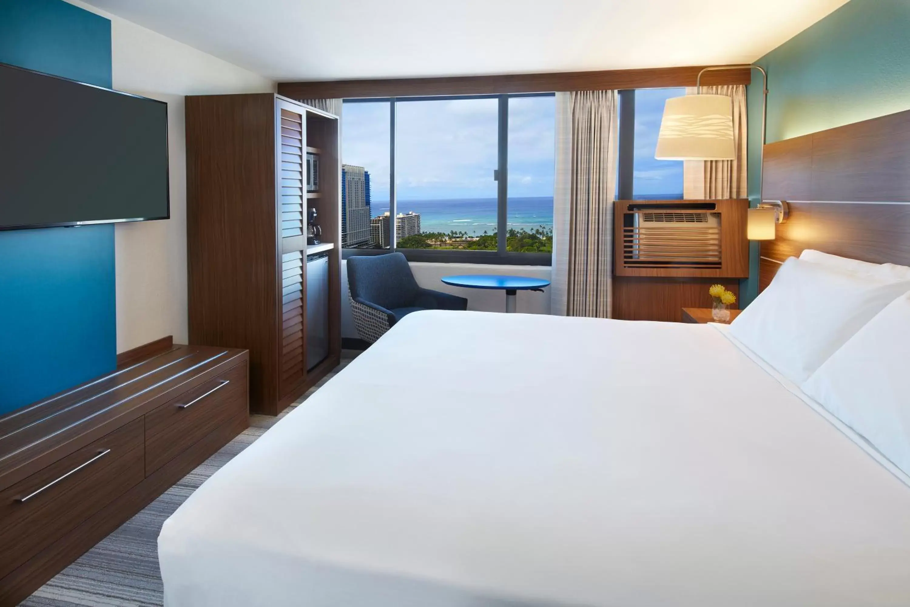 Guests, Sea View in Holiday Inn Express Waikiki, an IHG Hotel