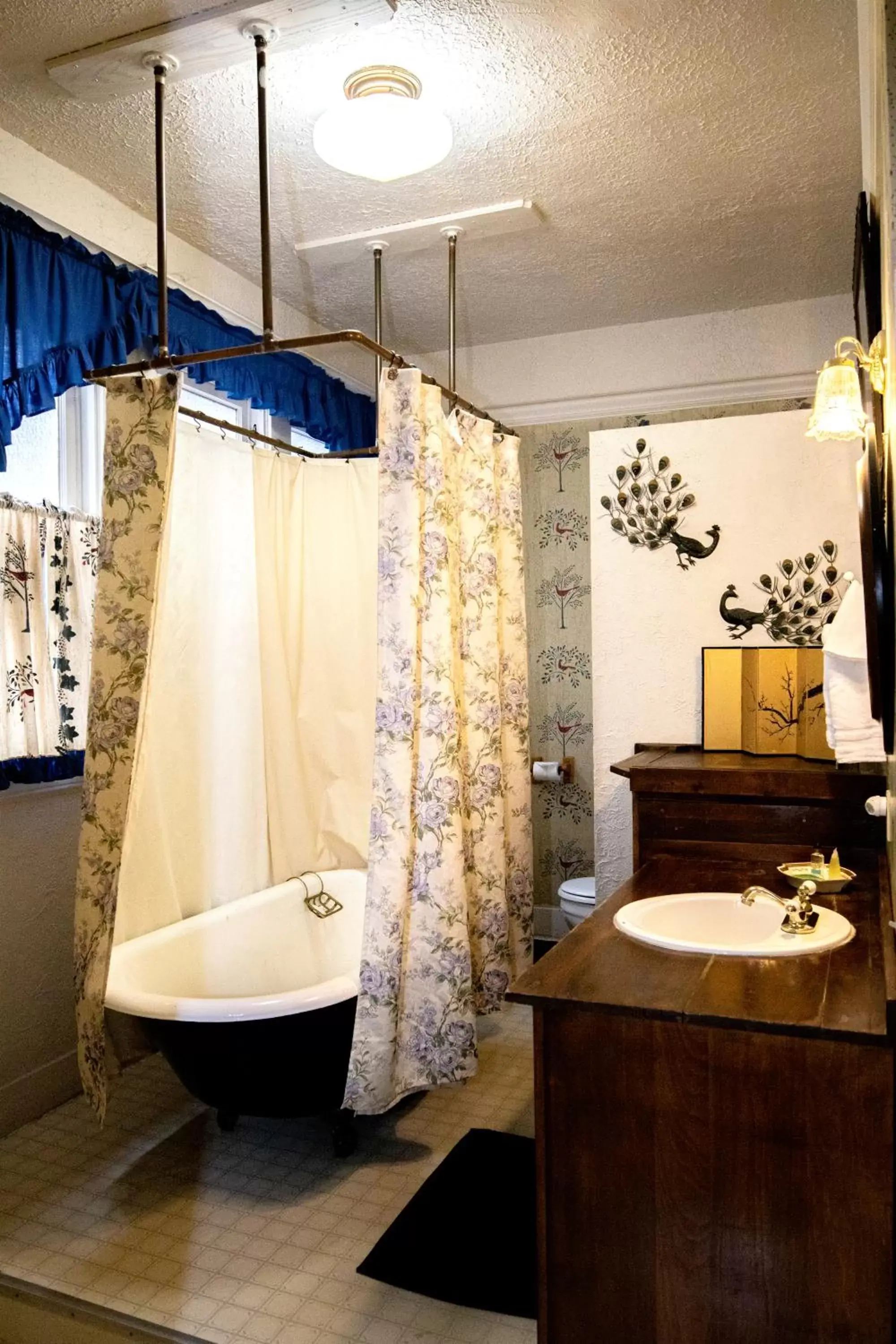 Shower, Bathroom in Bisbee Grand Hotel