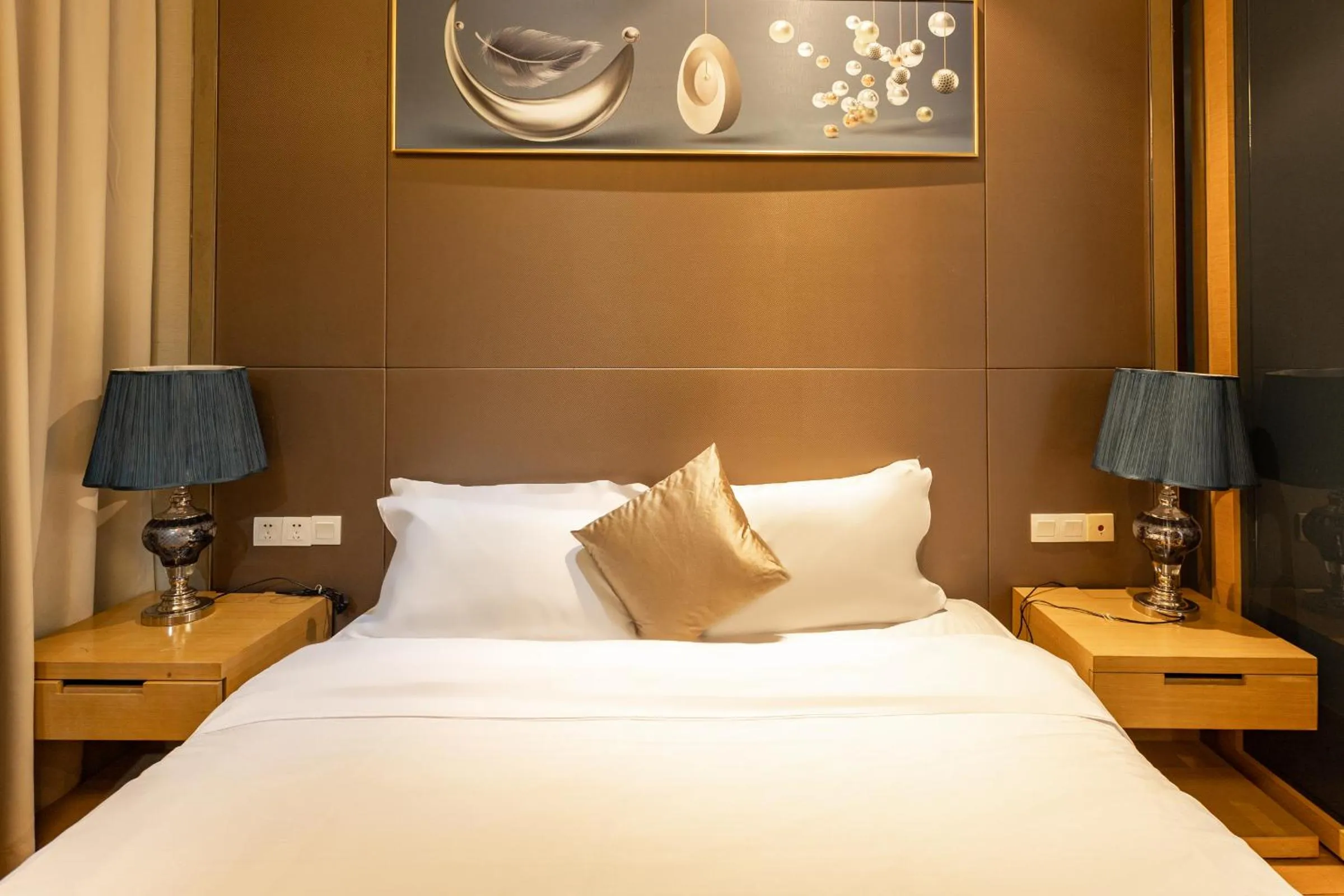 Bed in Guangzhou Xing Yi International Apartment - Poly World Branch