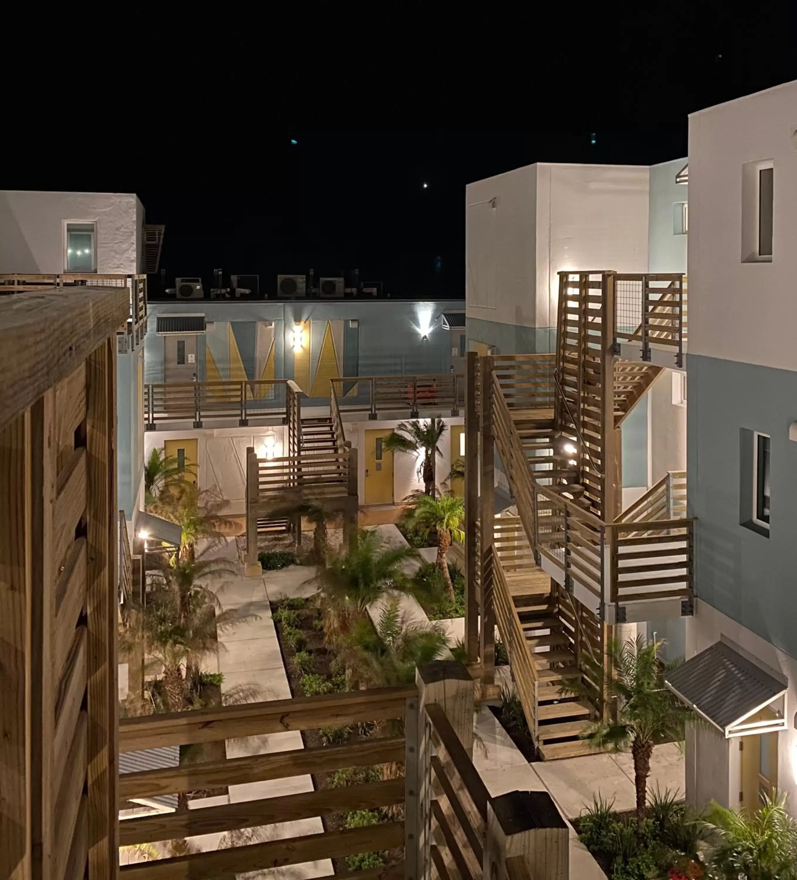 Property building in Lively Beach Property building in Lively Beach