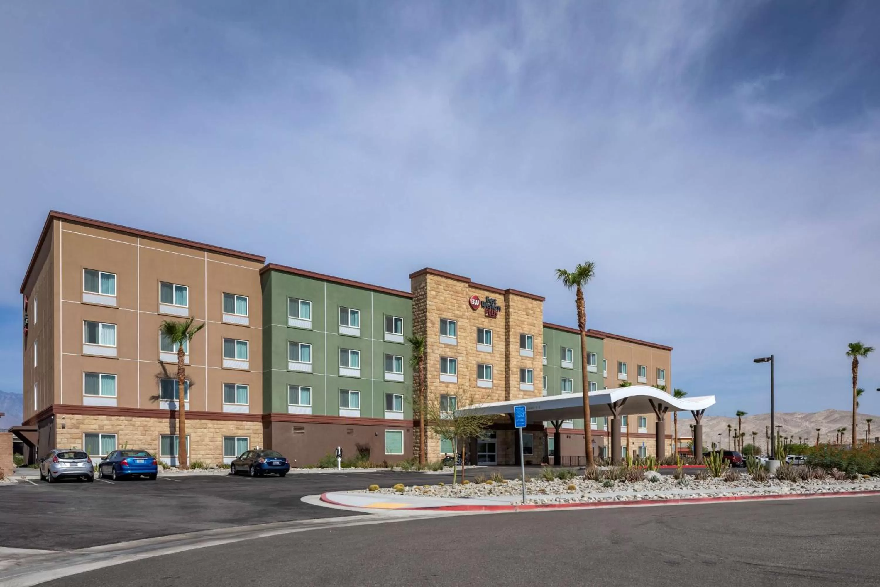 Property building in Best Western Plus Coachella Valley Inn & Suites